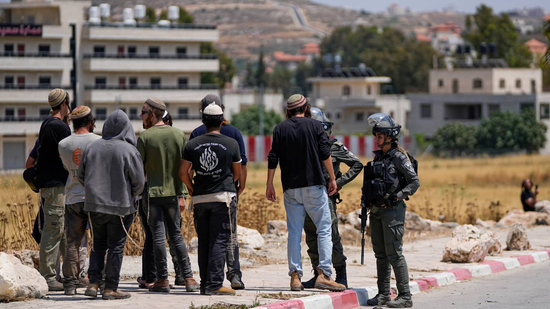 مستوطنون يهاجمون قرى فلسطينية - أرشيفية