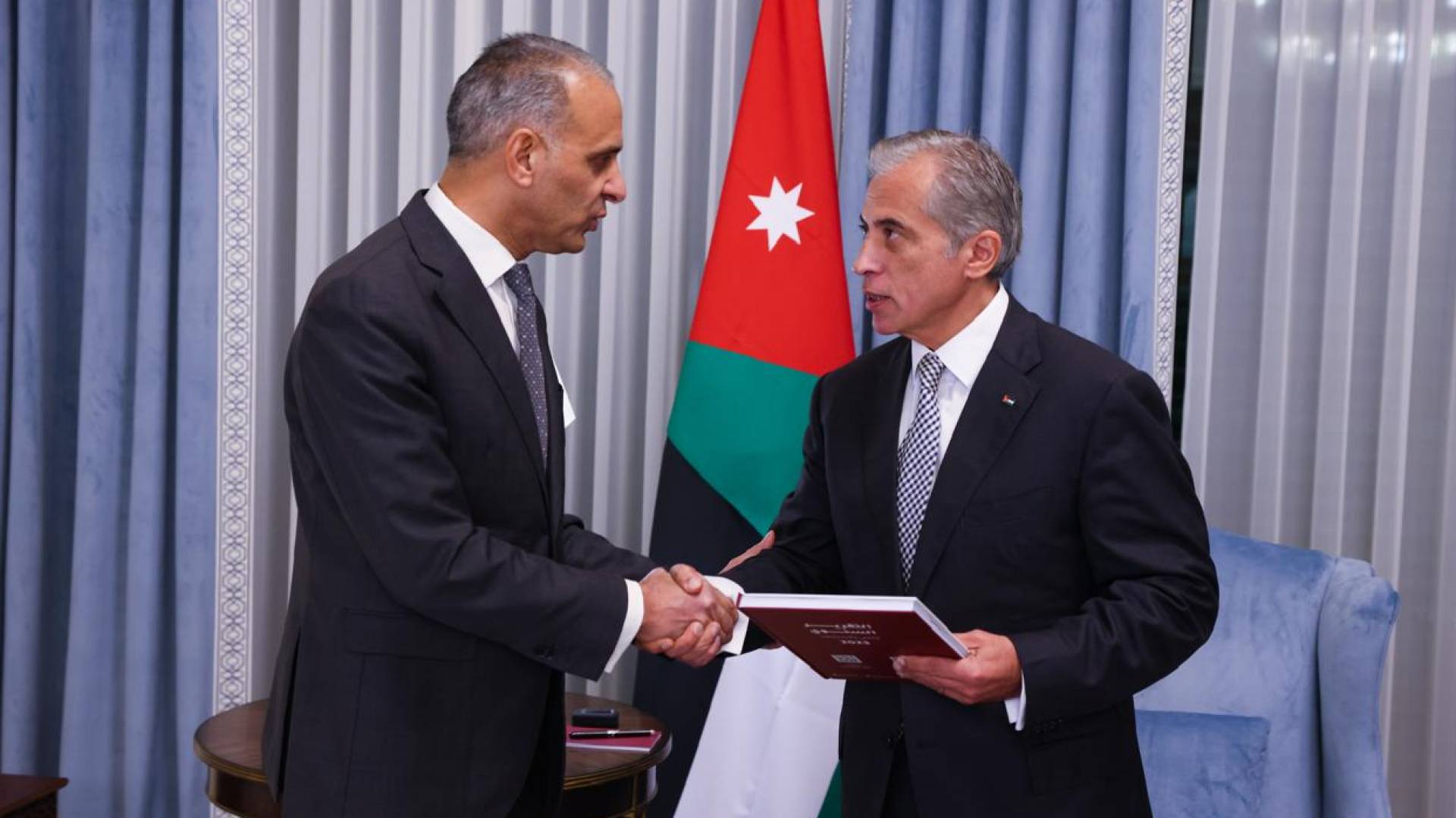 رئيس الوزراء الدكتور جعفر حسان