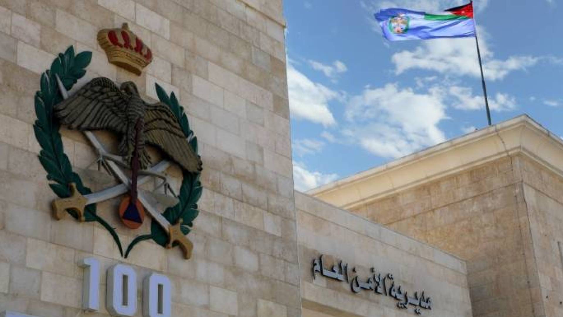 الأمن العام يوضح ملابسات فيديو دهس أم وبناتها الثلاث في مدينة إربد - فيديو