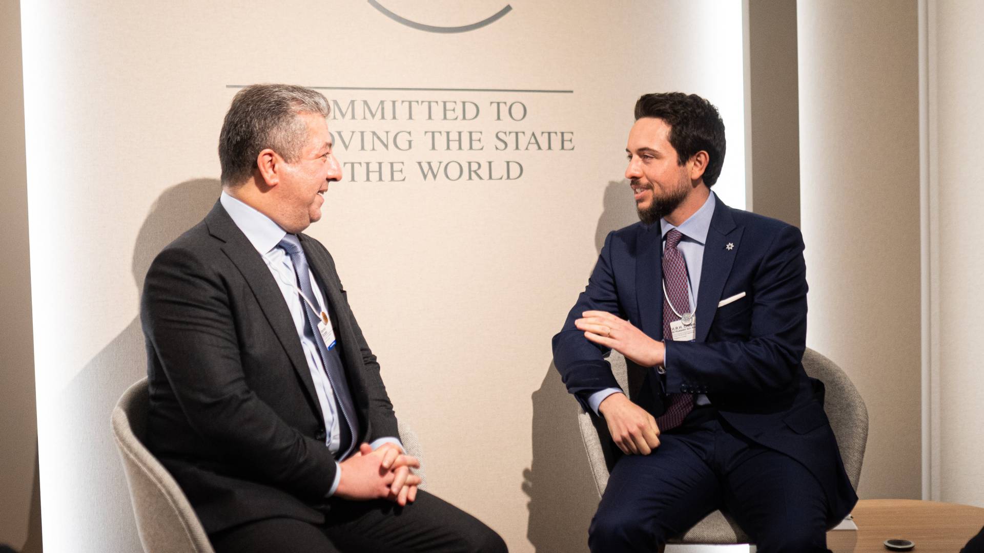 ولي العهد يلتقي في دافوس رئيس حكومة إقليم كردستان العراق