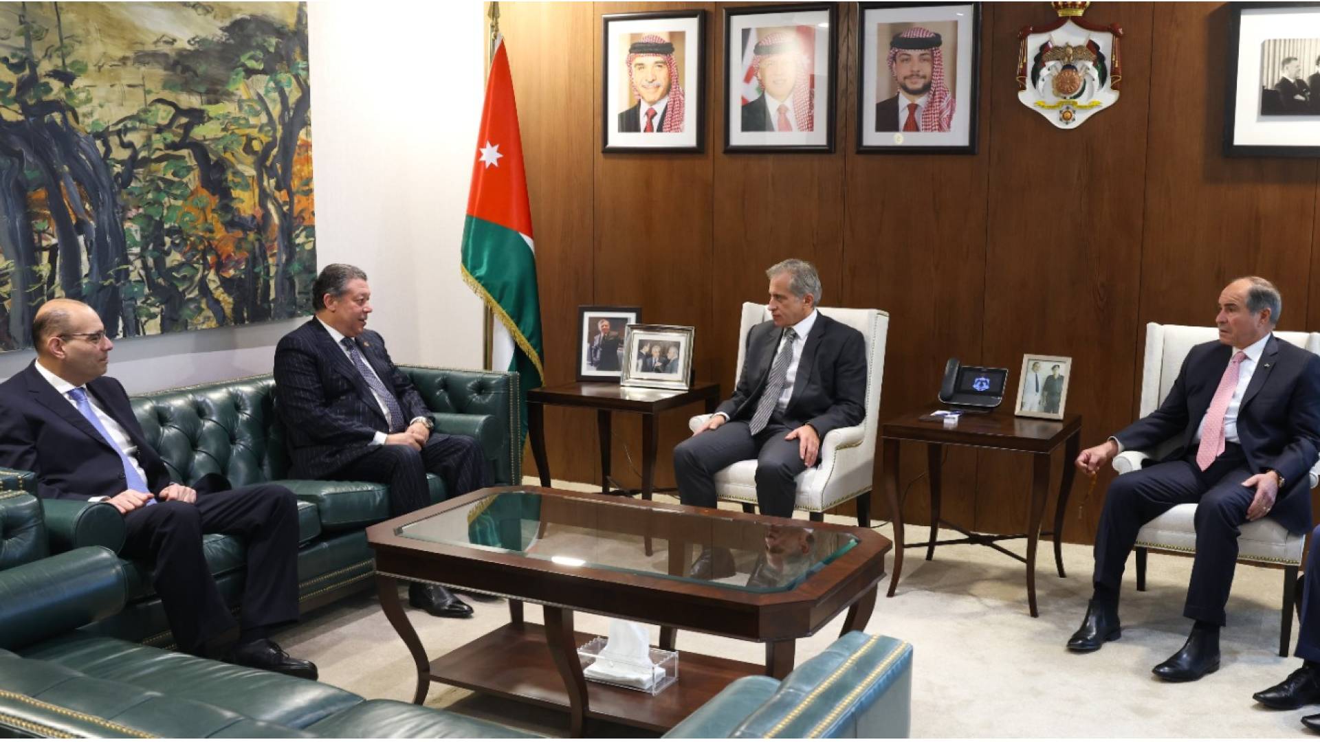 حسان يستقبل رئيس لجنة الشؤون الخارجية بمجلس الشيوخ المصري