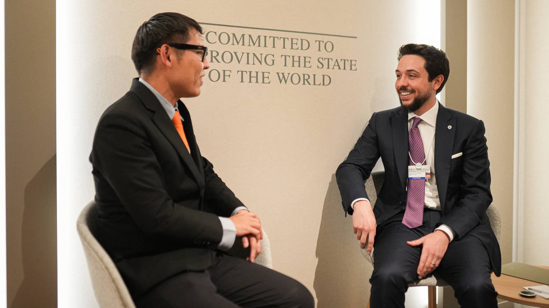 ولي العهد يبحث سبل التعاون مع شركات عالمية في دافوس