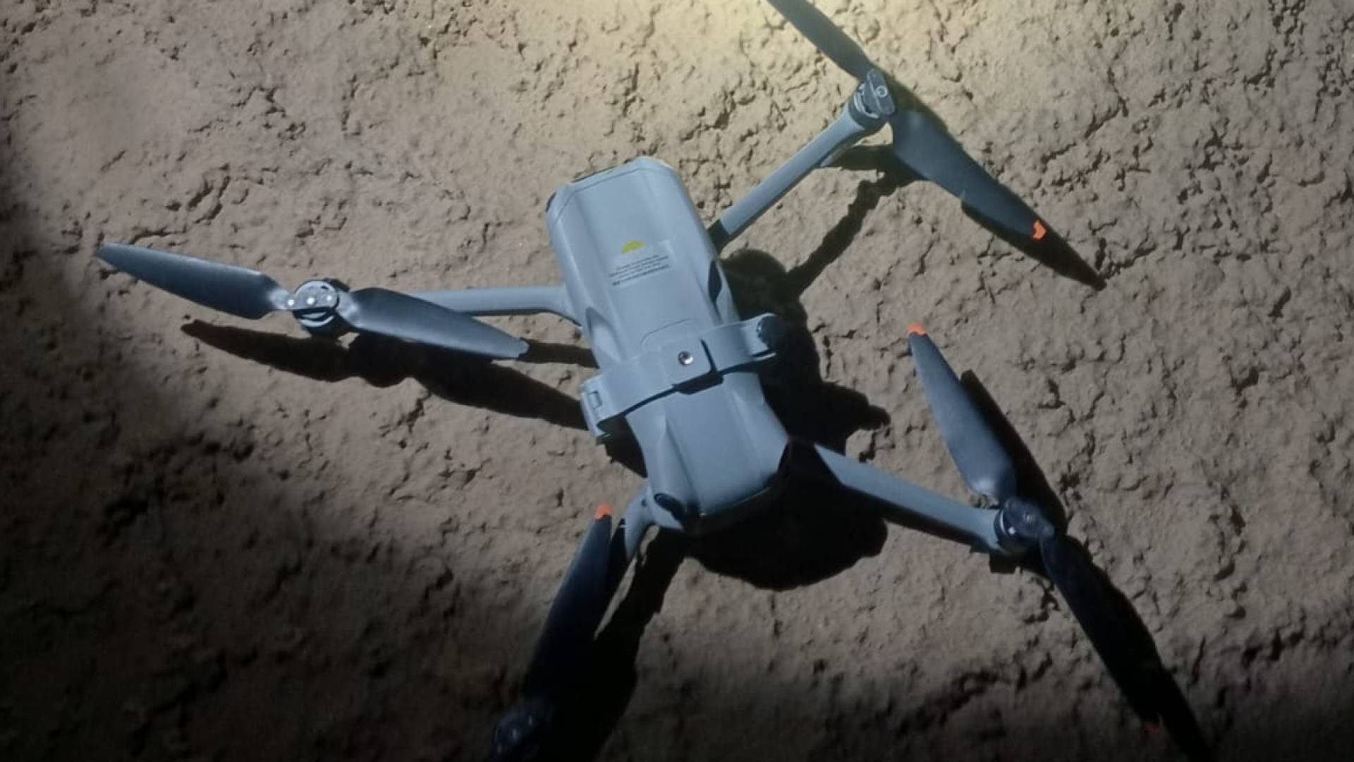 إحباط محاولة تهريب مواد مخدرة بواسطة طائرة مسيرة