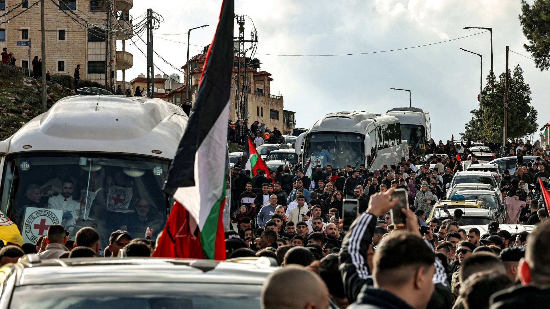 تجمع فلسطيني عند وصول الاسرى المحررين - ارشيفية