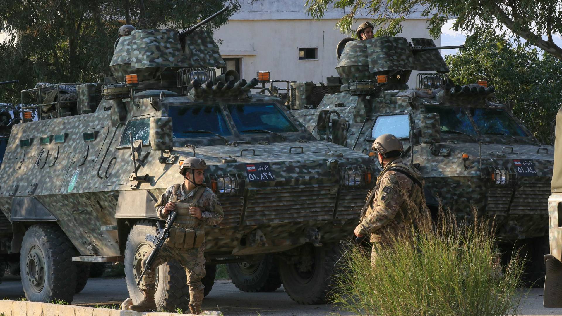 جنود الجيش اللبناني في قرية ميس الجبل جنوب لبنان