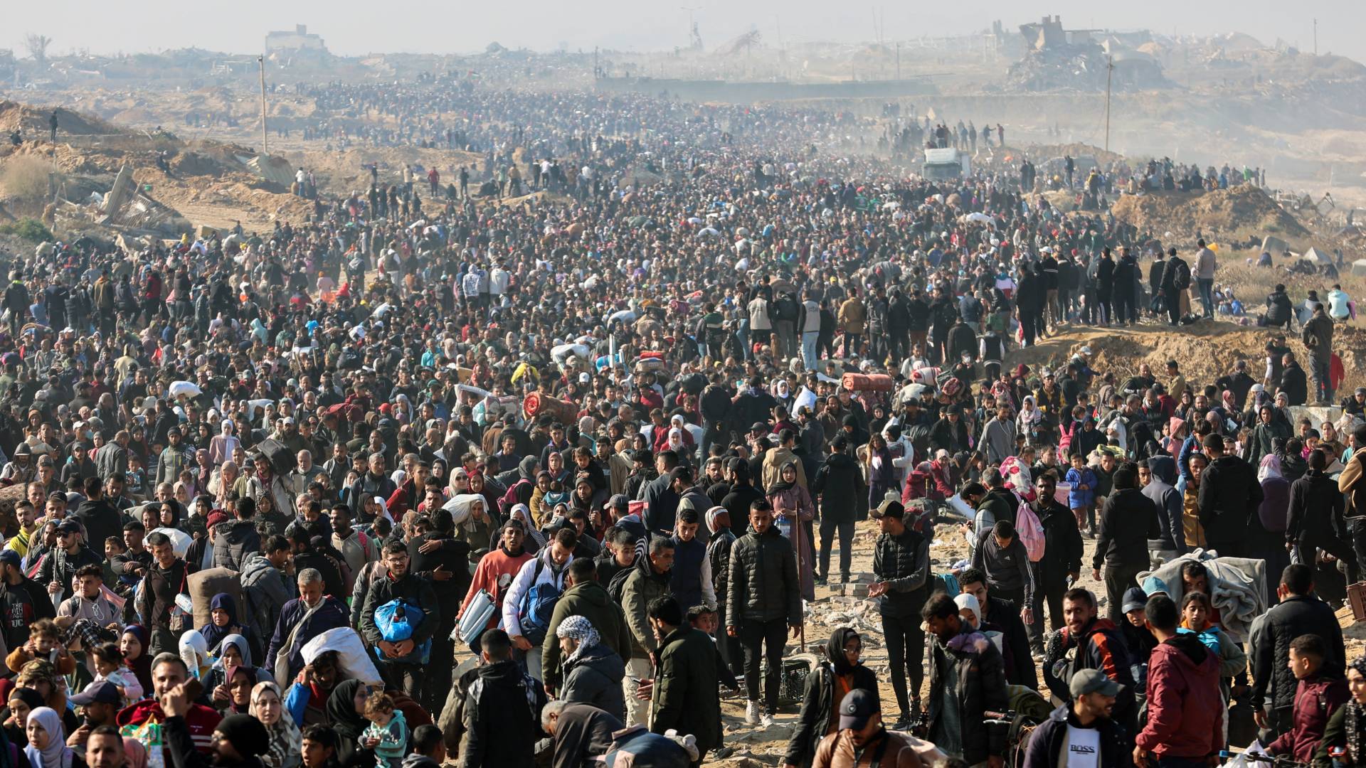 نازحون يعودون إلى شمال قطاع غزة