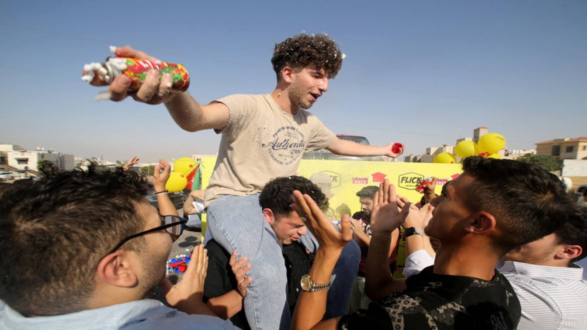 احتفالات طلبة التوجيهي - أرشيفية