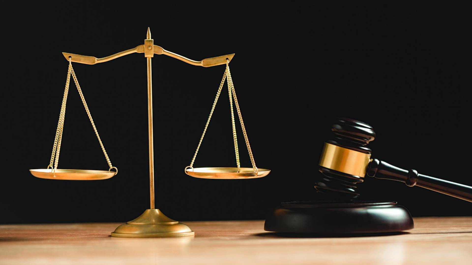 مطرقة القاضي