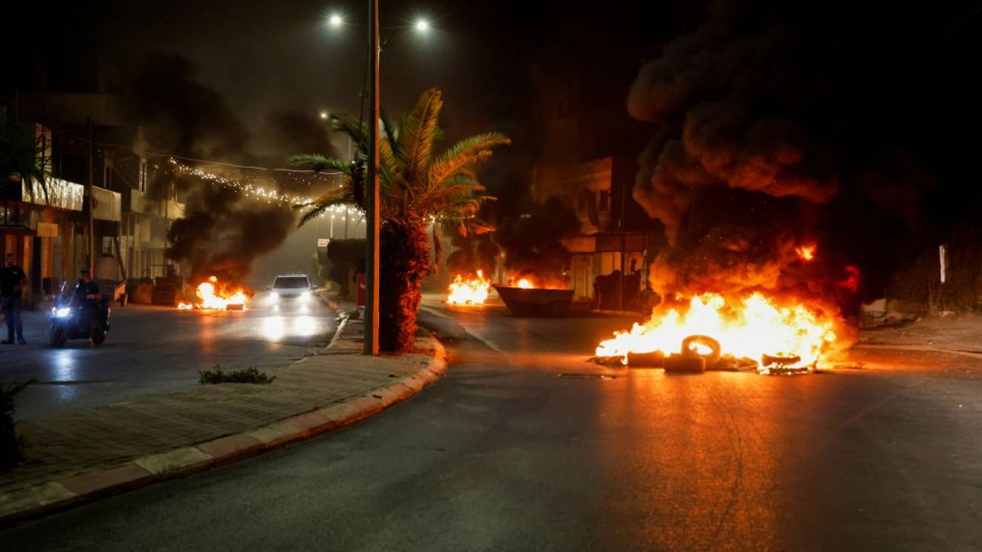 اشتعال نيران إثر مواجهات في الضفة الغربية "أرشيفية"