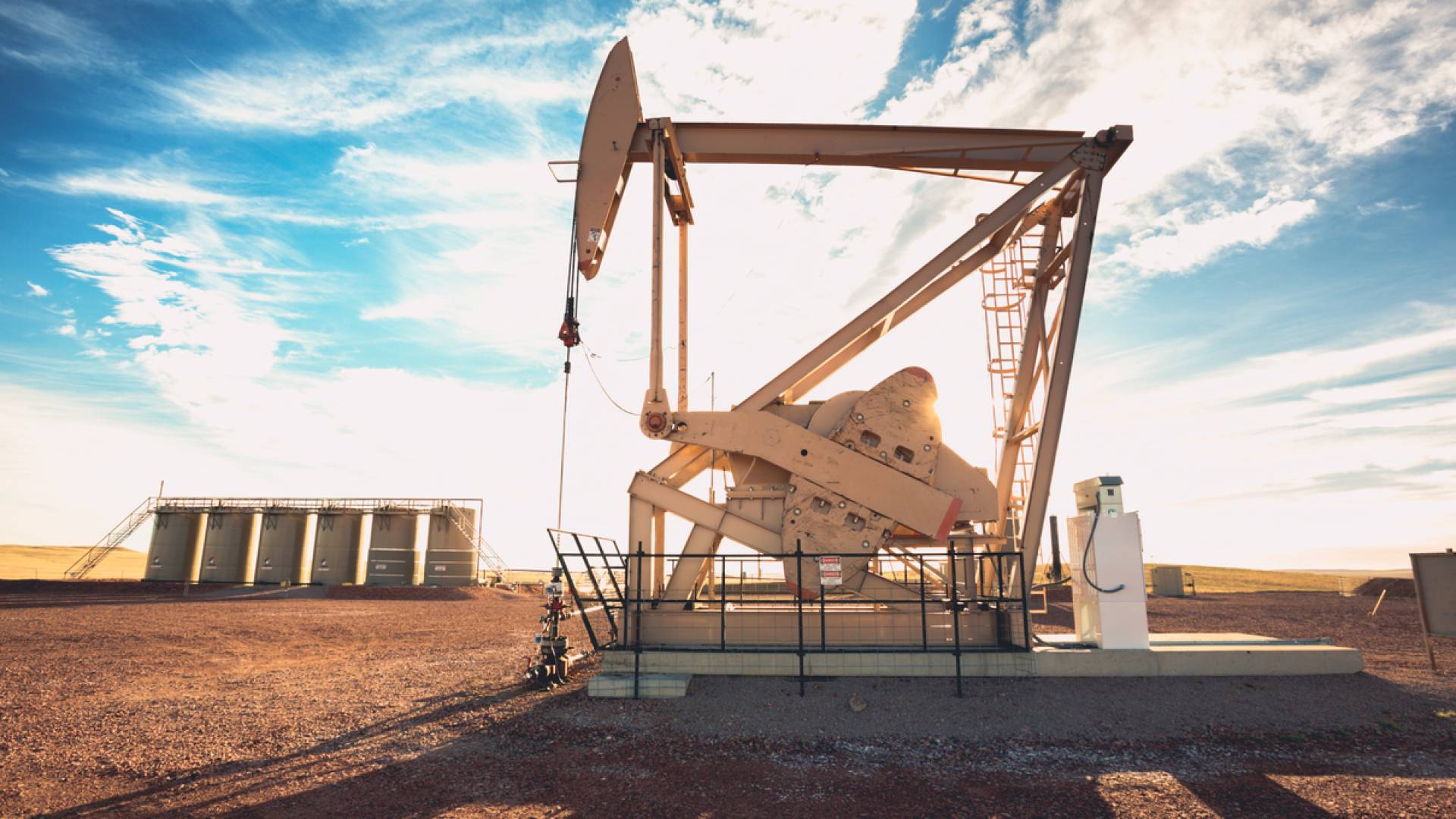 استخراج النفط - أرشيفية