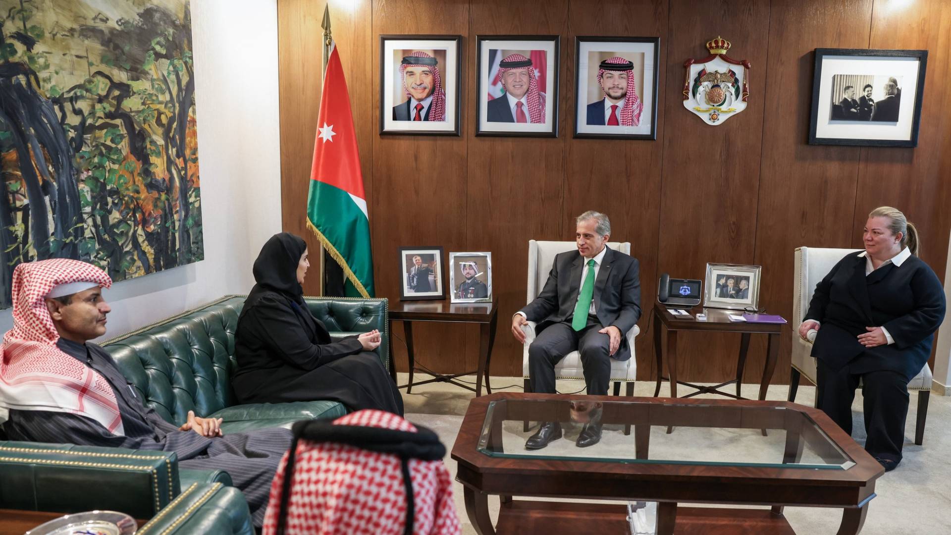 رئيس الوزراء يستقبل وزيرة الدولة القطرية للتعاون الدولي ويؤكد على عمق العلاقات الأخوية