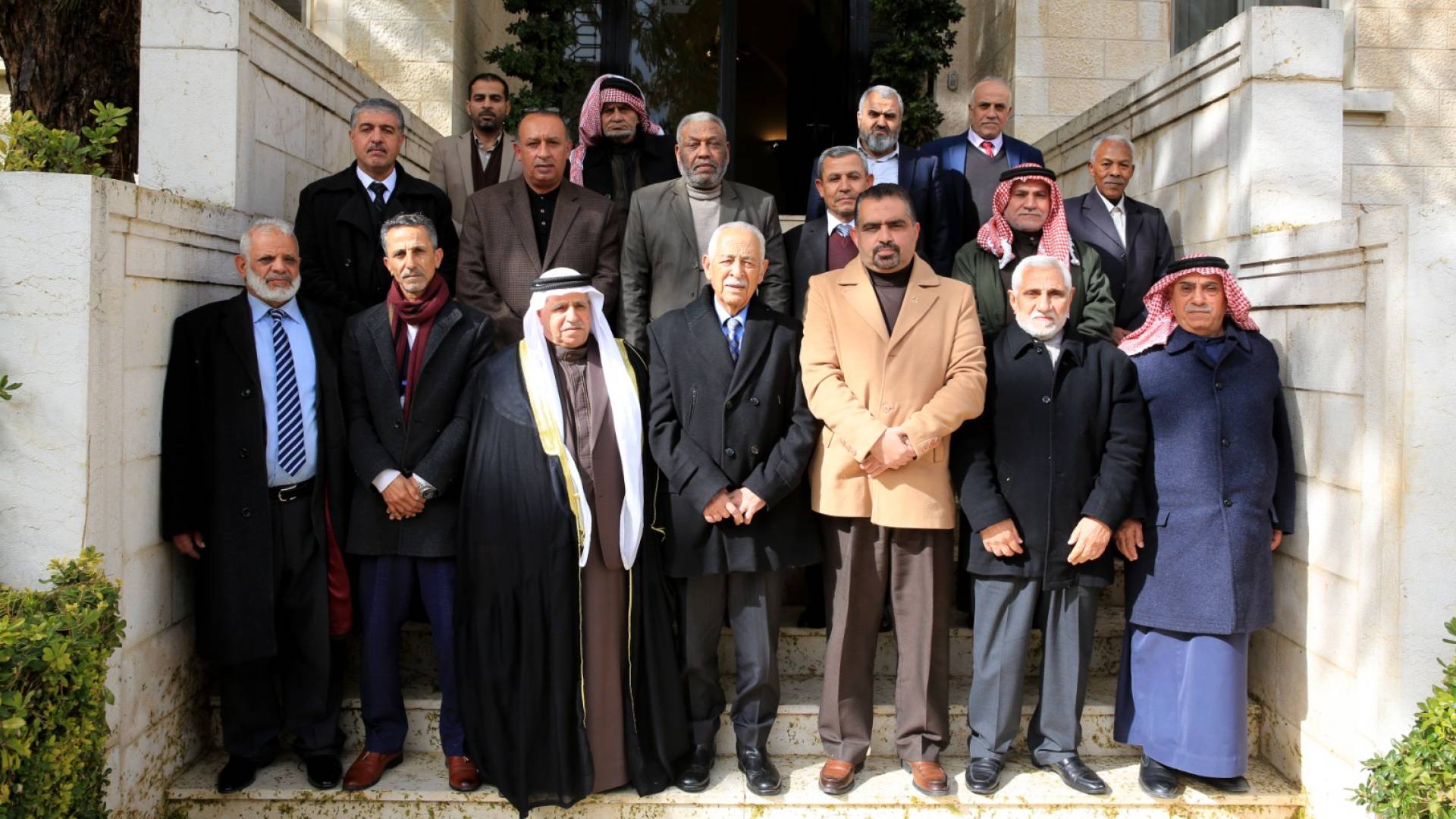 العيسوي يلتقي فعاليات شعبية وشبابية