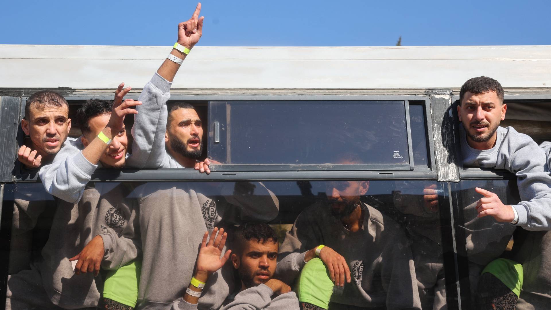 أسرى محررون من سجون الاحتلال