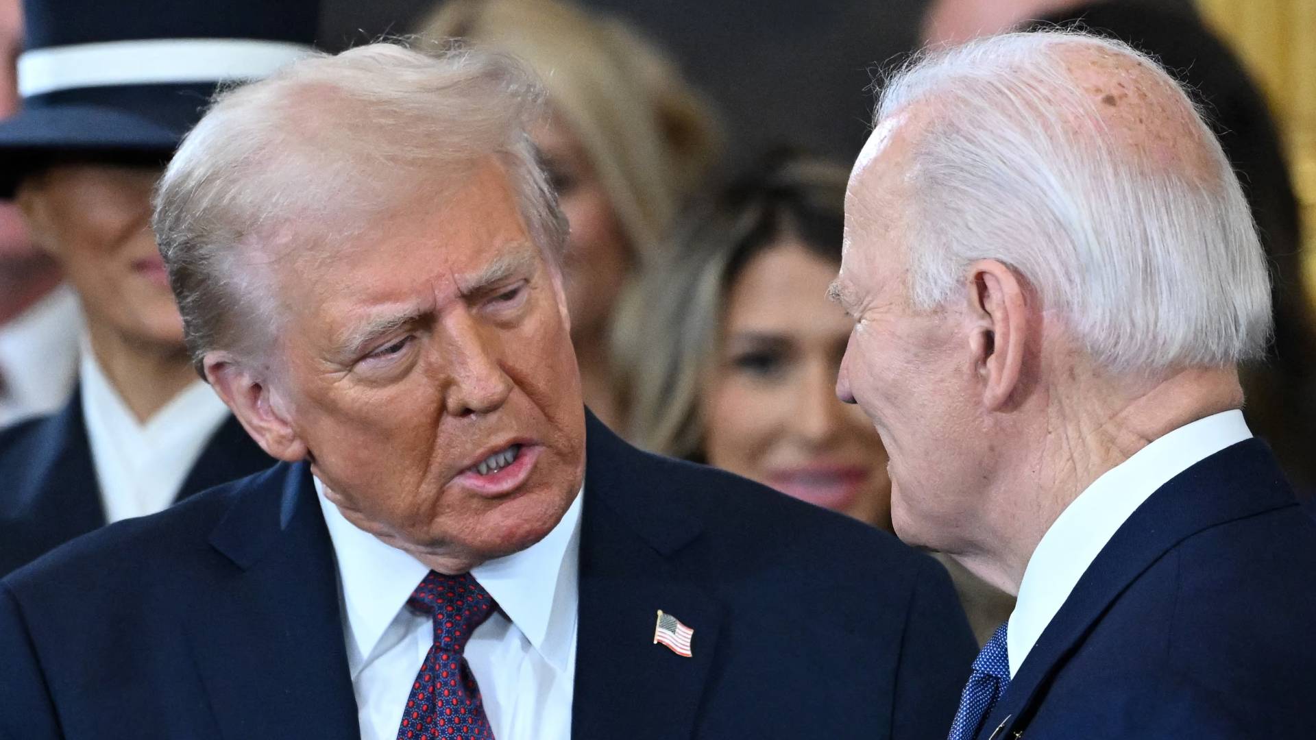 الرئيس الأمريكي دونالد ترمب والرئيس السابق جو بايدن