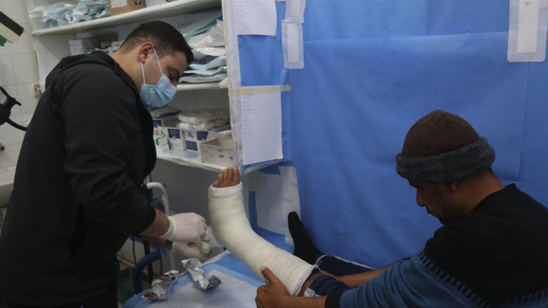 طواقم المستشفى الميداني الأردني غزة/81