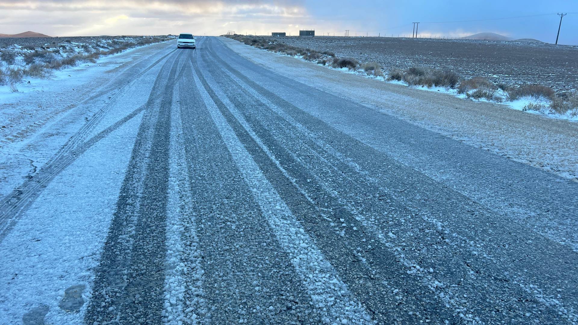 تشكل الصقيع نتيجة انخفاض درجات الحرارة في الأردن