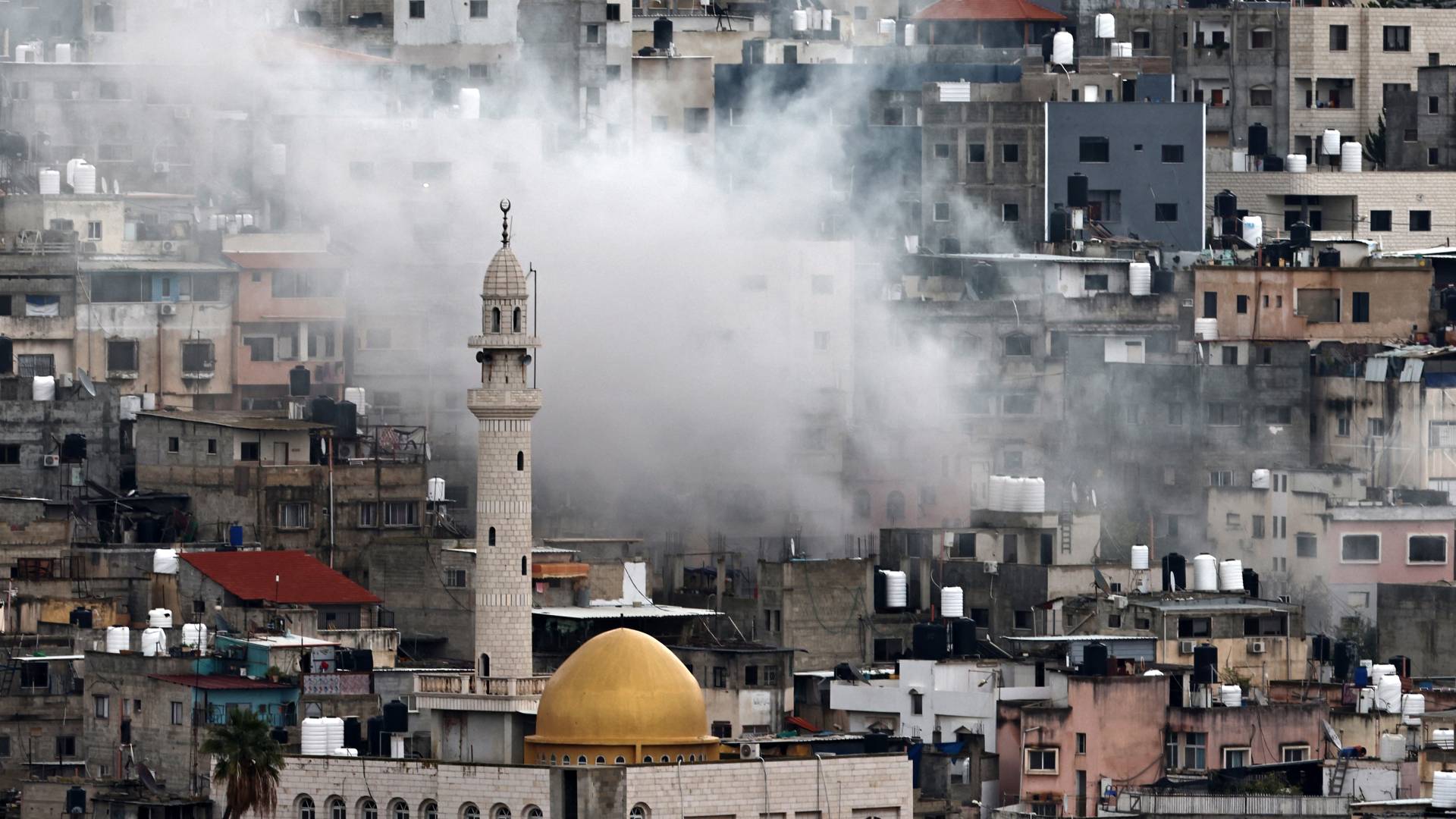 تصاعد أعمدة الدخان في الضفة الغربية