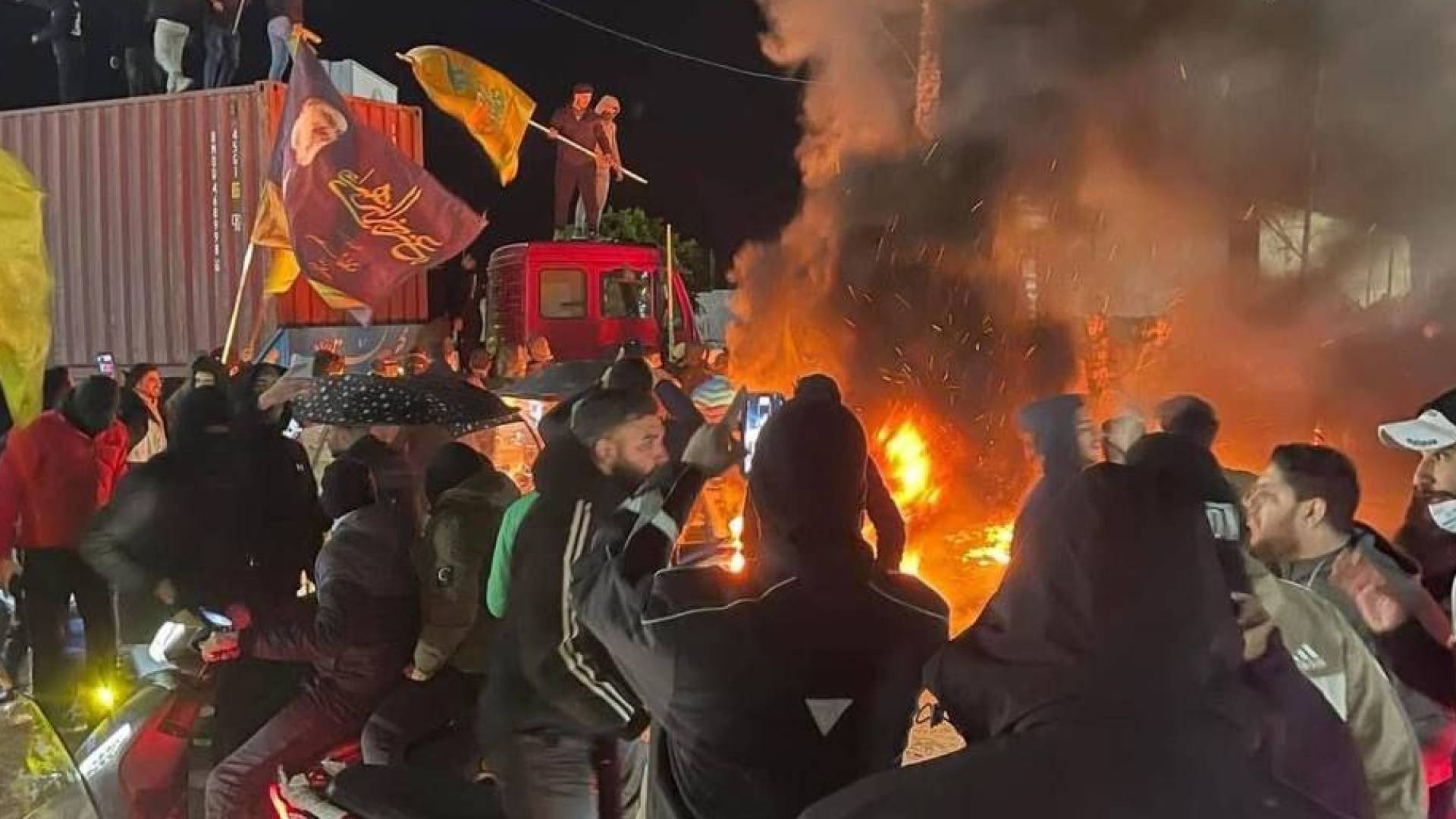 اغلاق طريق المطار في لبنان