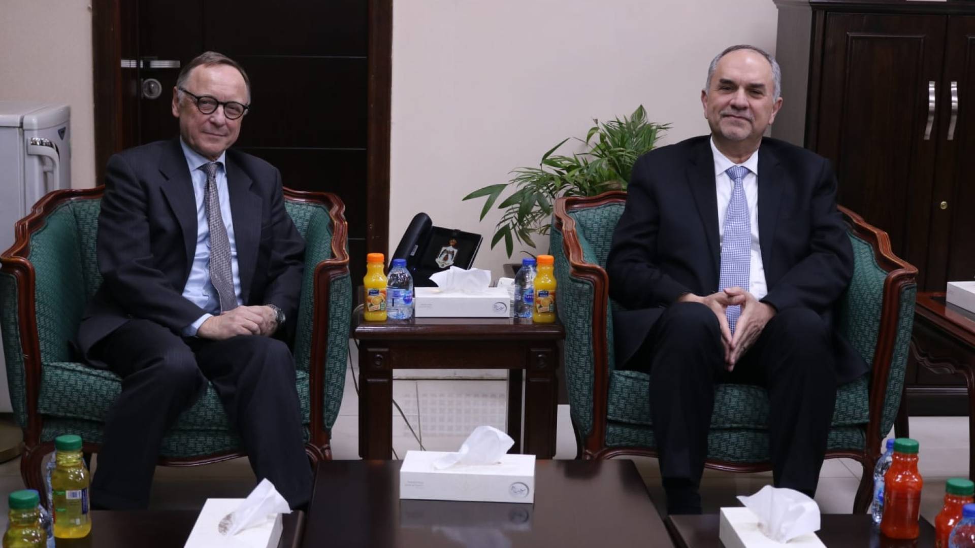 وزير العدل والسفير الهولندي