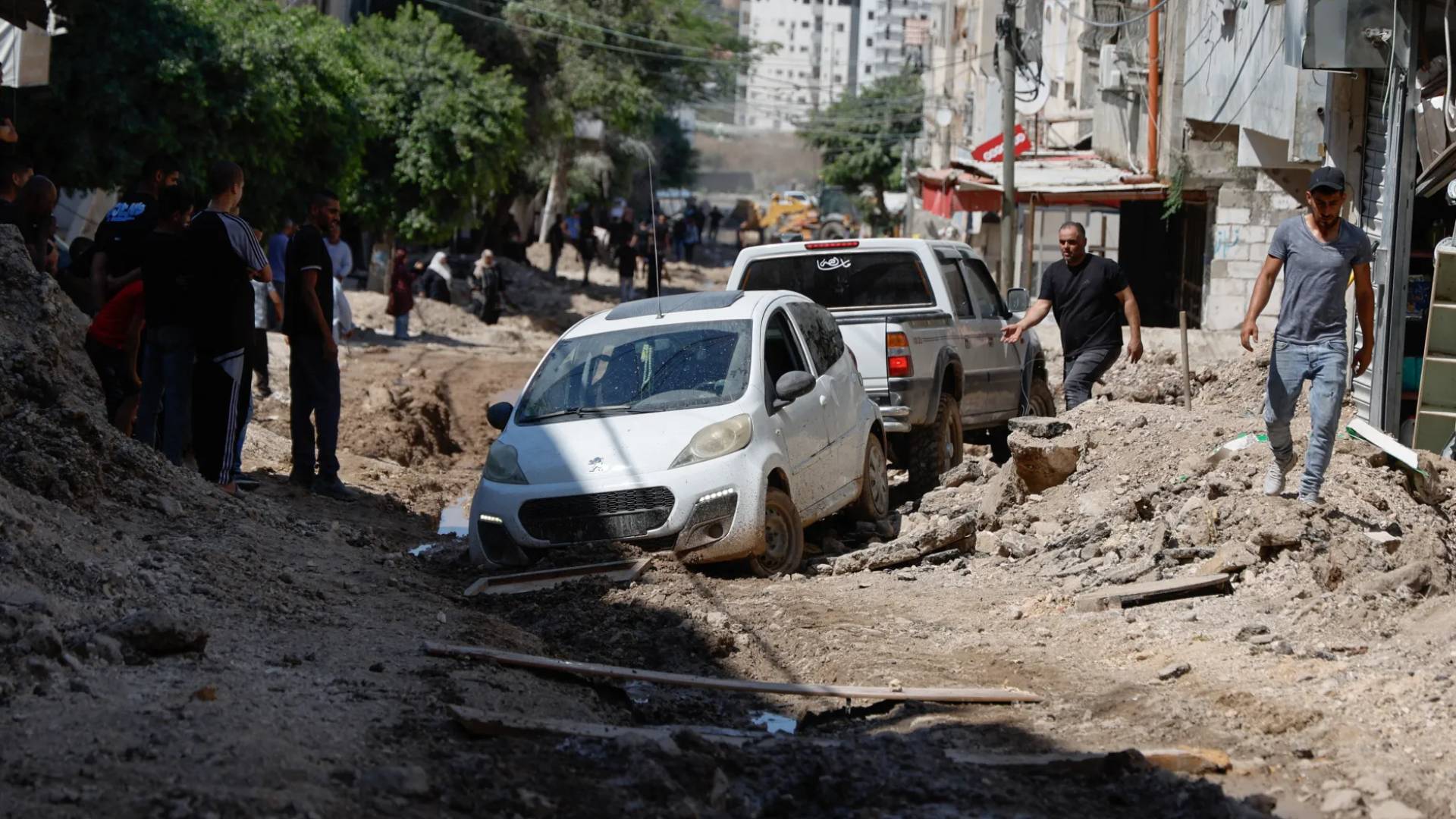 خدمات مخيم طولكرم: الاحتلال يشق شوارع إستيطانية ويهجر 90% من سكان المخيم