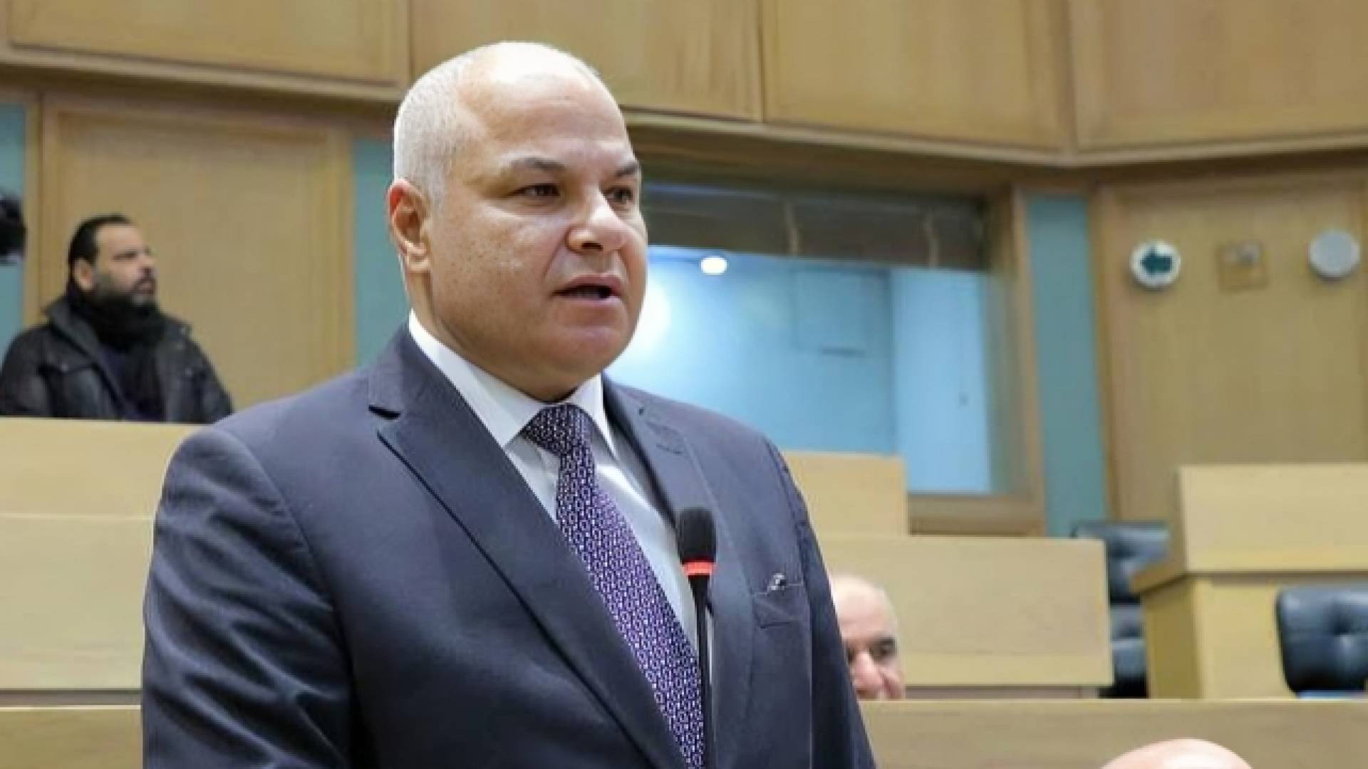 وزير العمل: العامل الوافد لا يخالف فور انتهاء تصريحه