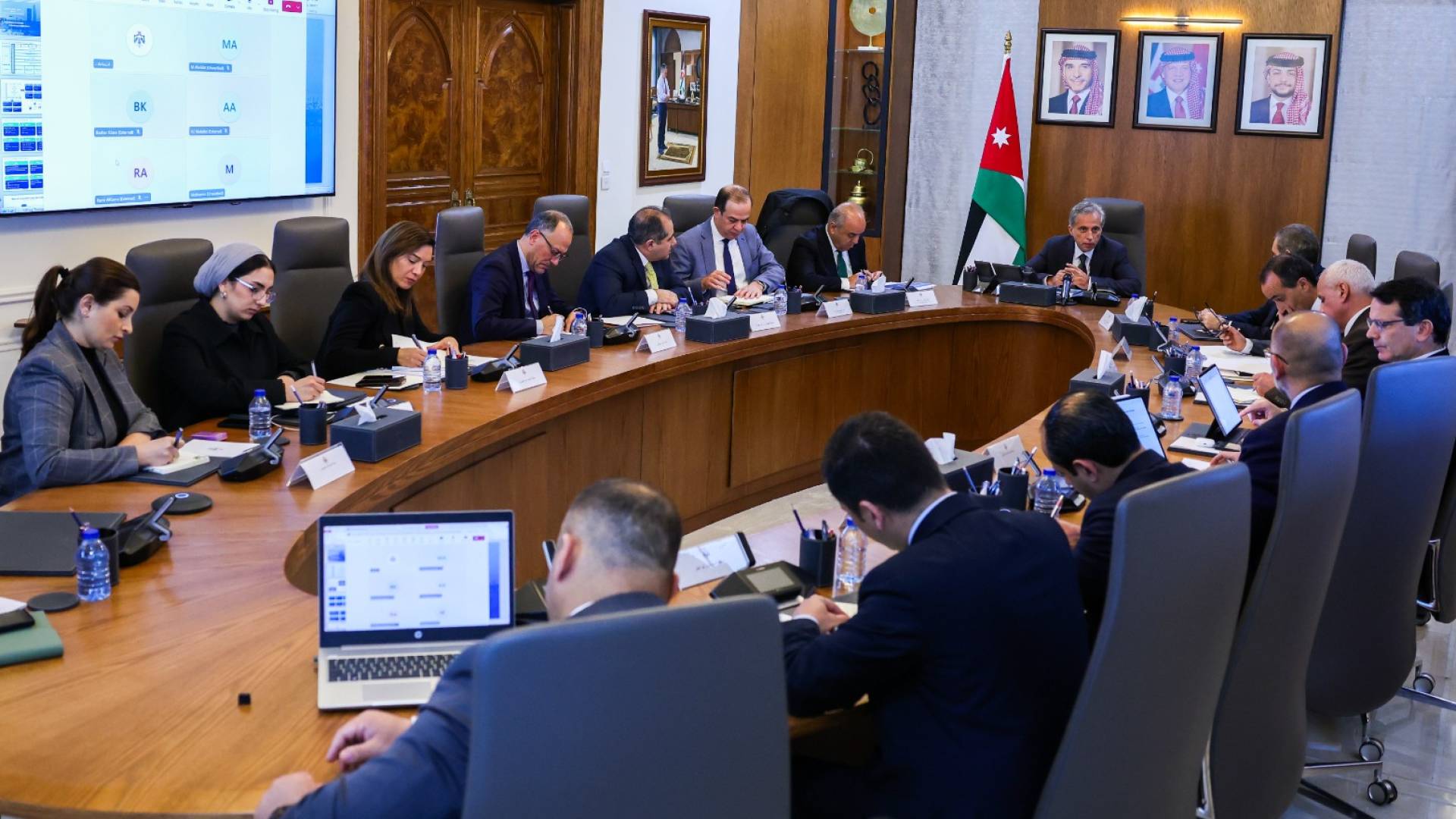 رئيس الوزراء يترأس اجتماعاً للمجلس الوطني لتكنولوجيا المستقبل