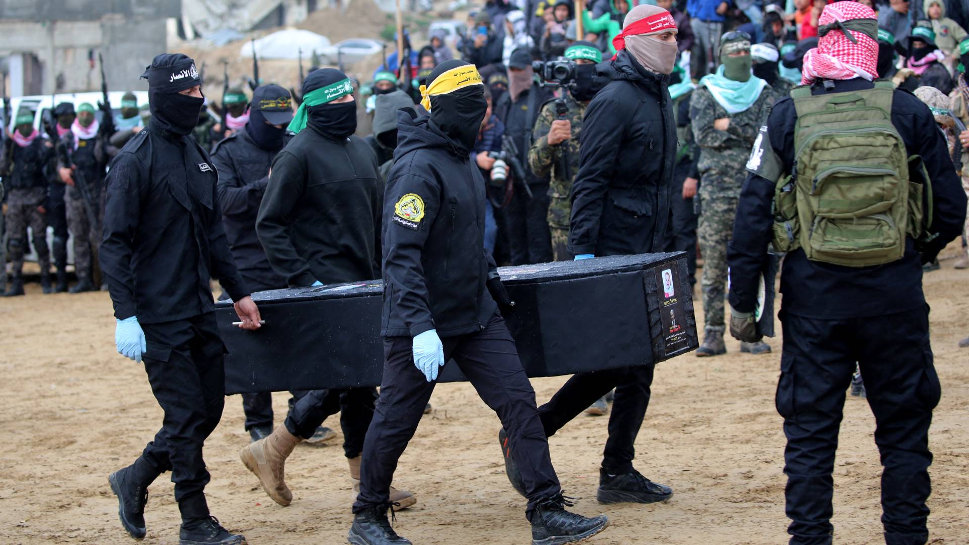 تسليم جثامين المحتجزين في غزة