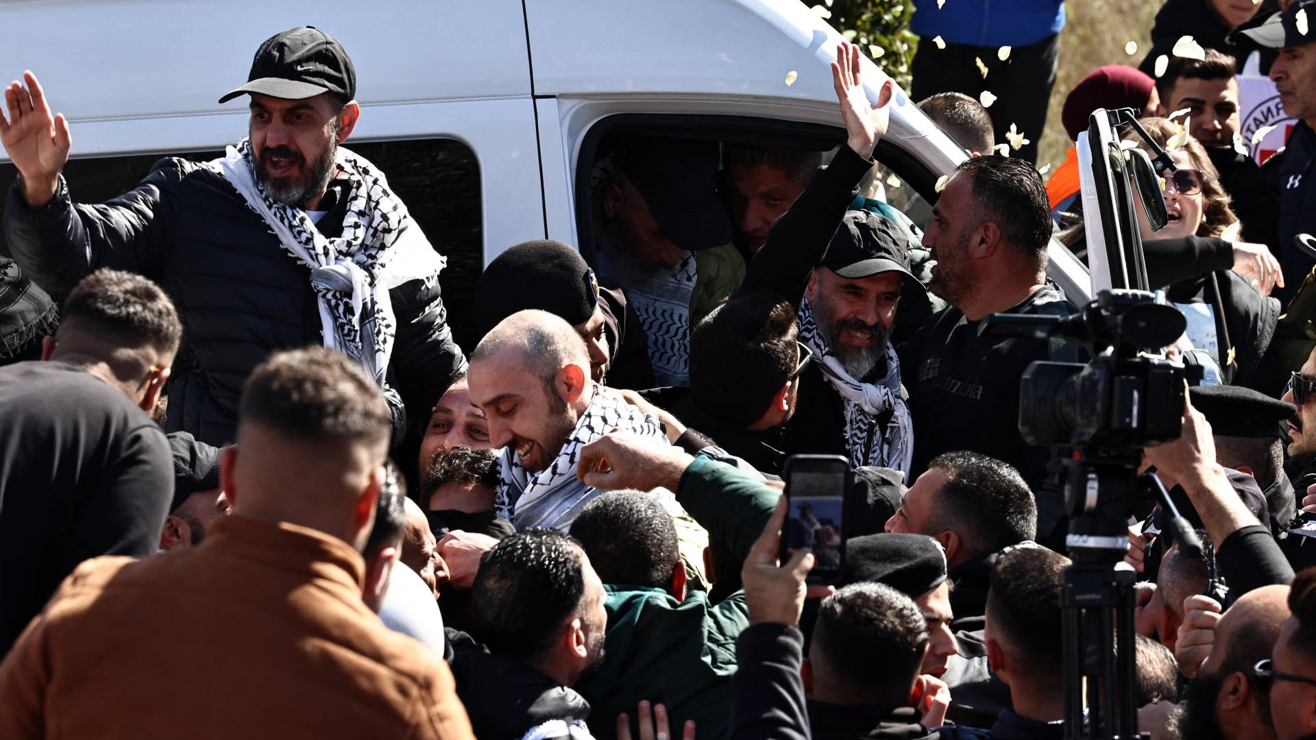 أسرى محررون من سجون الاحتلال