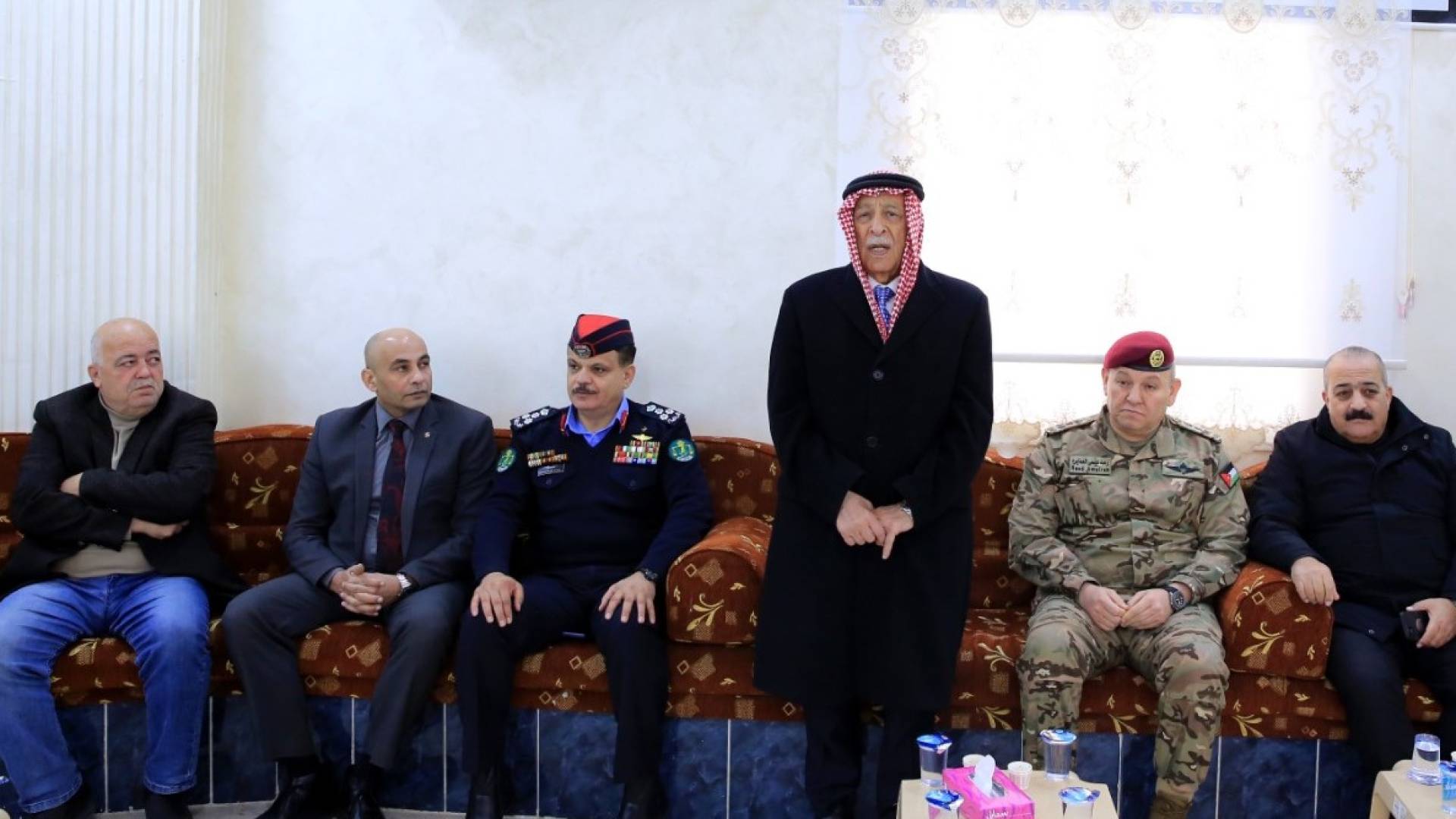 مندوبا عن الملك وولي العهد.. العيسوي يعزي الزبن والمطالقة والردايدة - صور