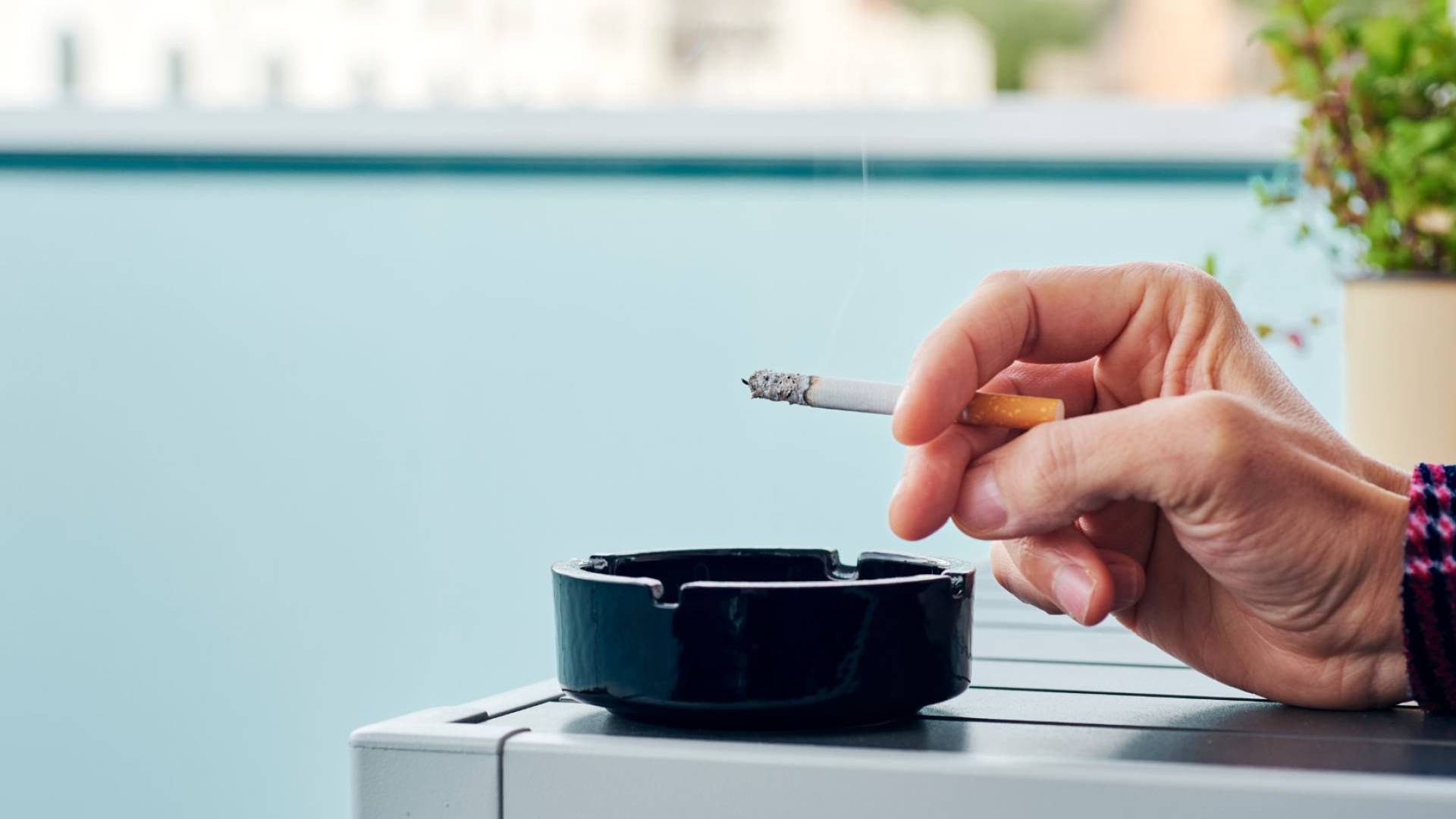 التدخين - تعبيرية