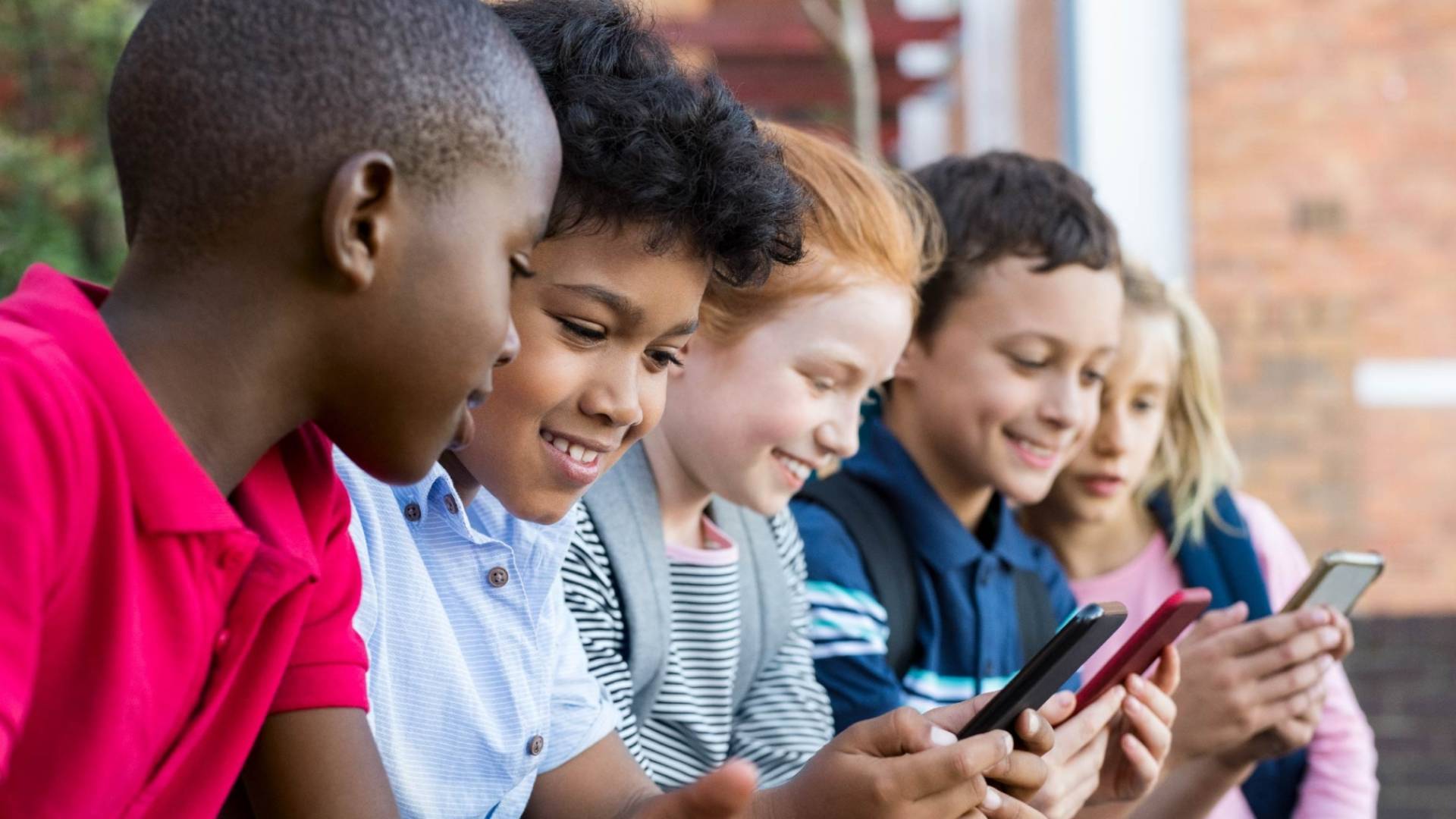 استخدام الهواتف في المدارس