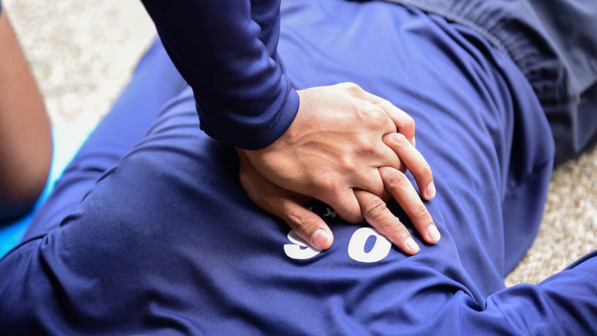 انعاش قلب مصاب "تعبيرية"