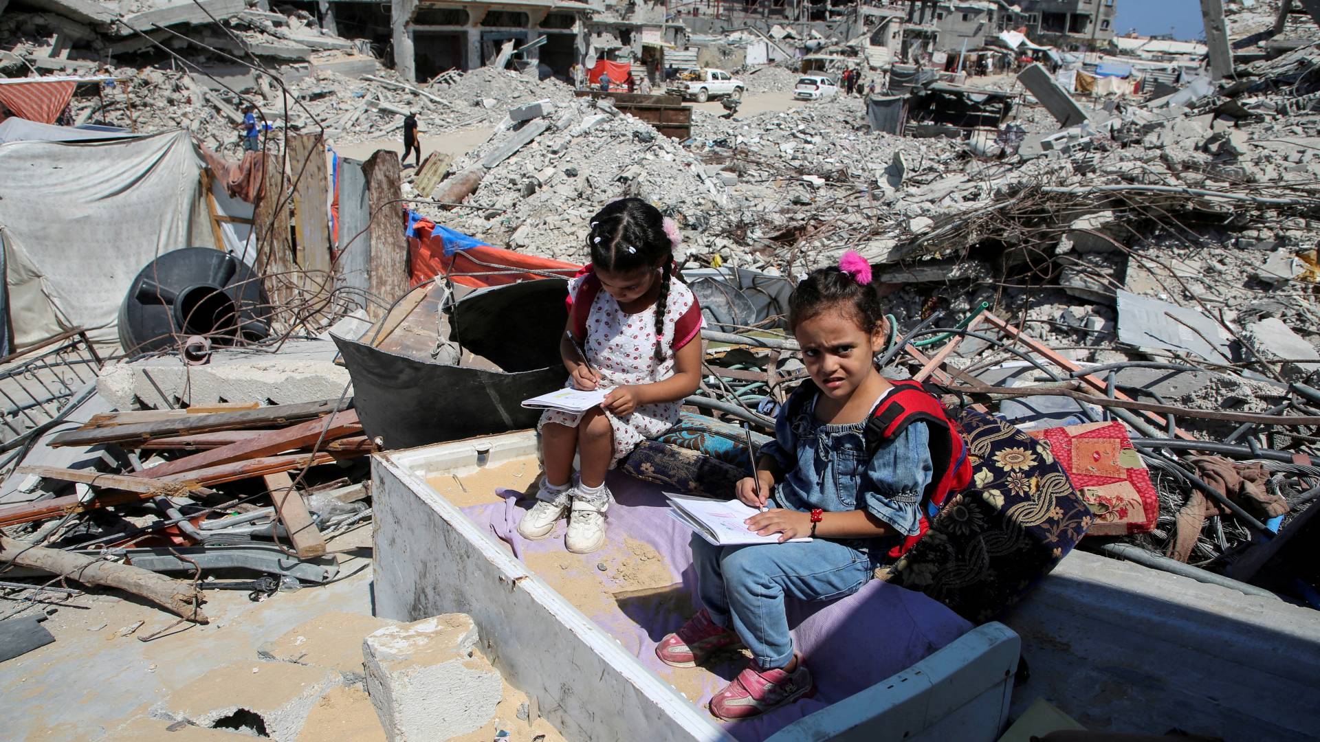 طلاب في قطاع غزة