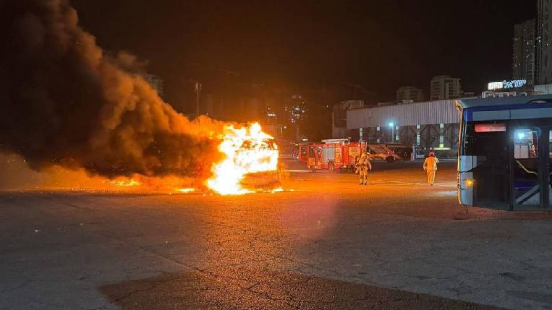 انفجار حافلة في بات يام وسط تل أبيب