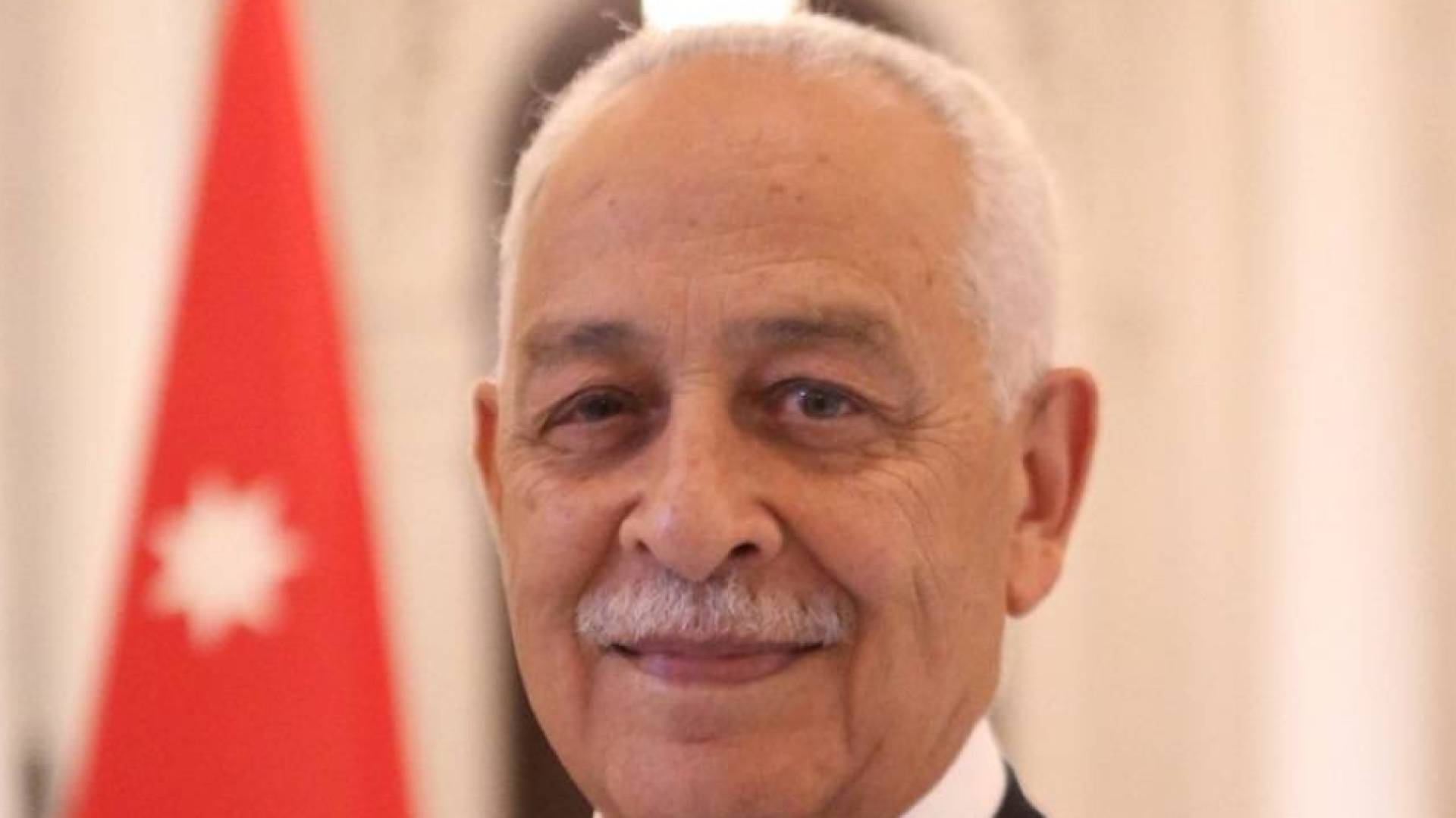 العيسوي يقدم واجب العزاء