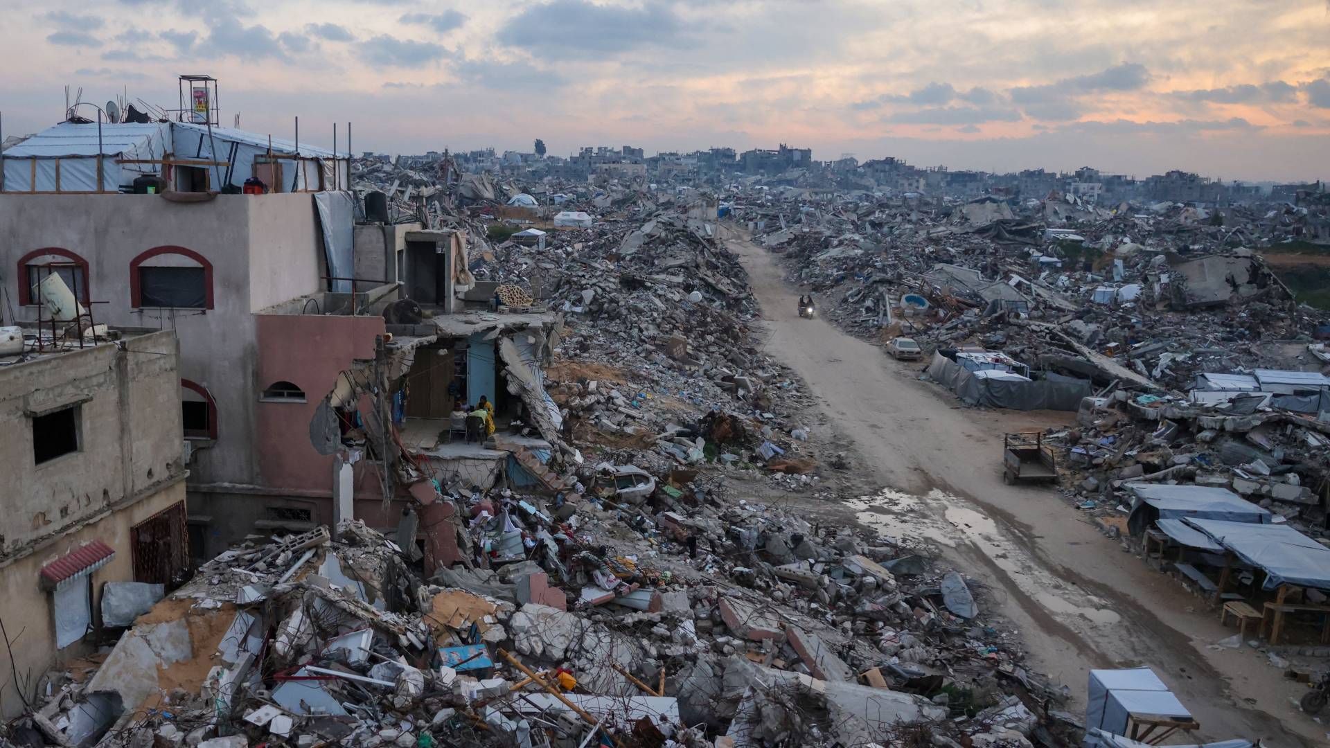 ألمانيا وفرنسا وبريطانيا وإيطاليا ترحب بالخطة العربية لإعادة إعمار غزة