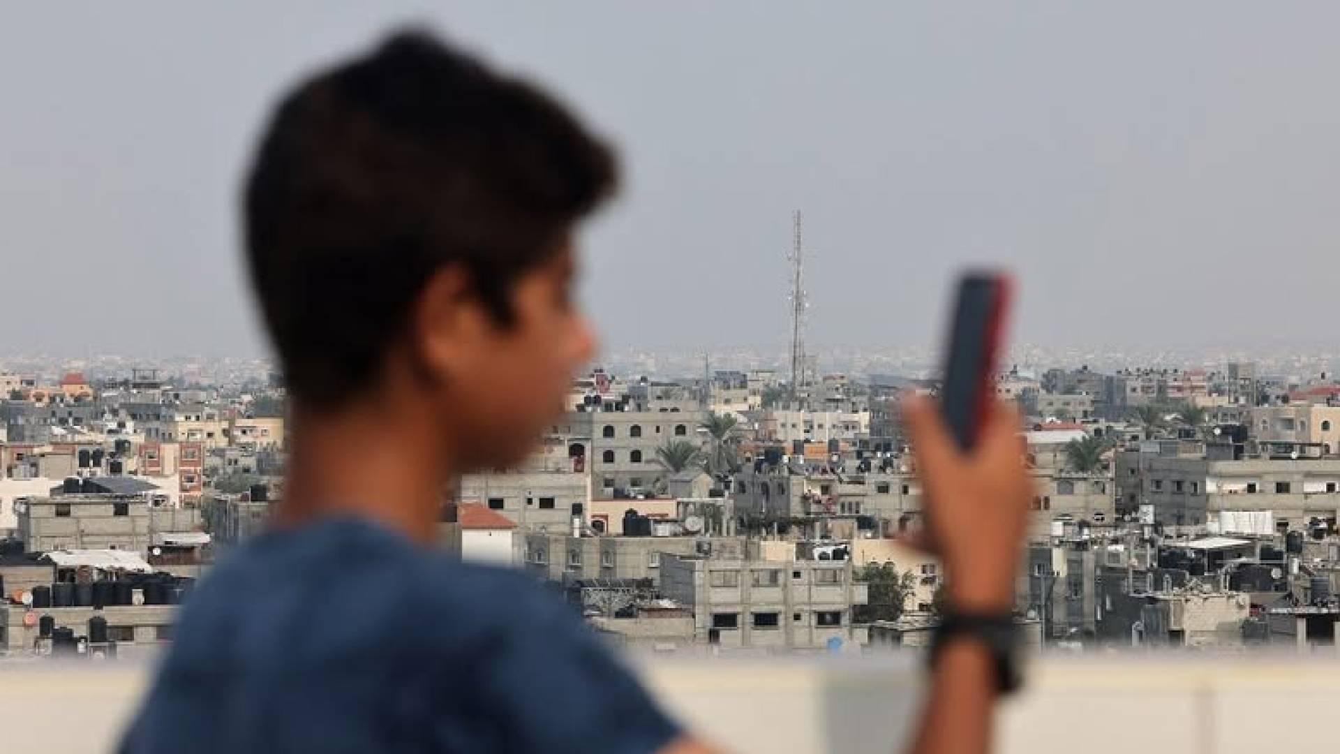 انقطاع خدمات الاتصالات والإنترنت - تعبيرية