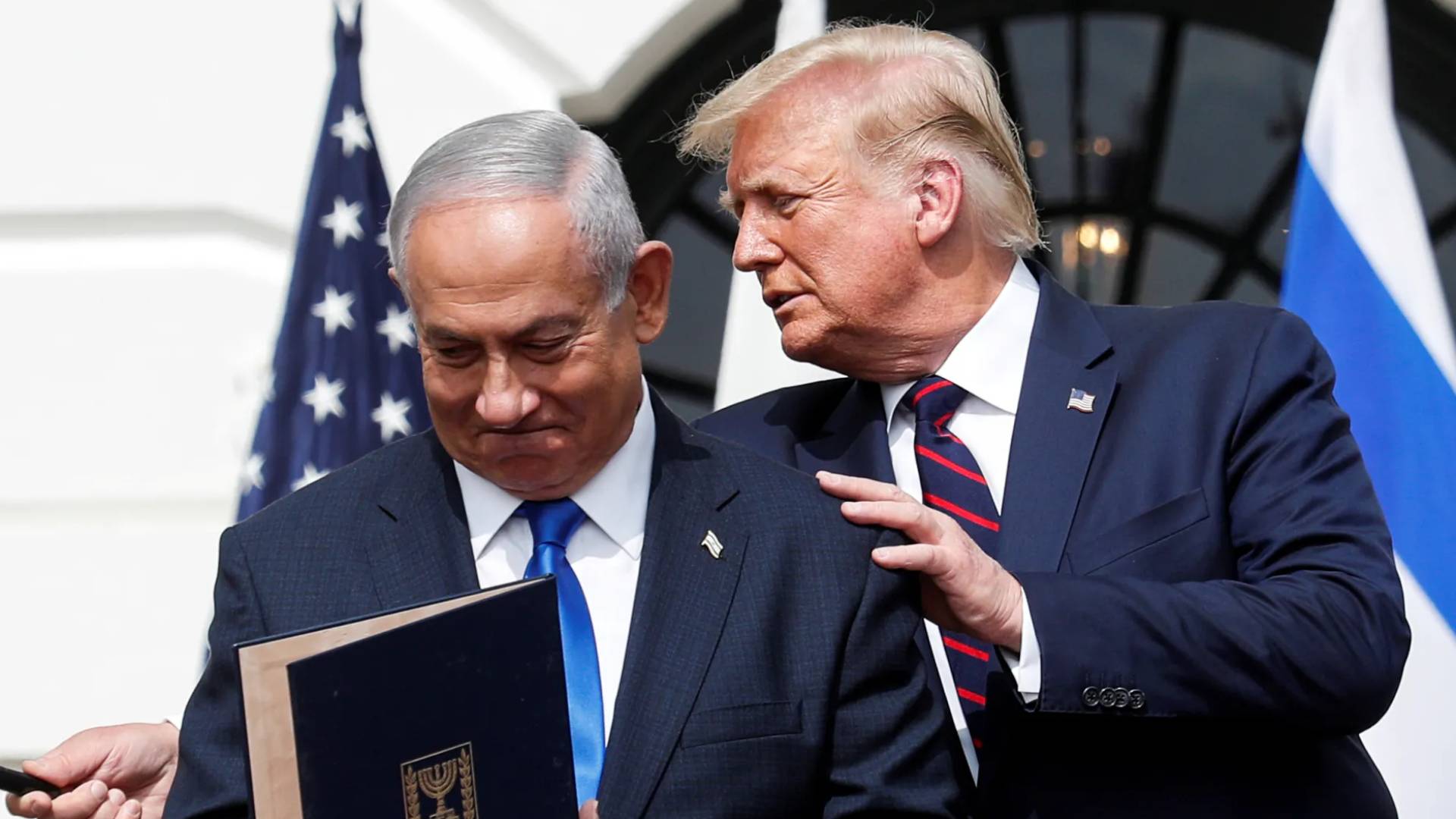 رئيس وزراء حكومة الاحتلال بنيامين نتنياهو مع الرئيس الأمريكي دونالد ترمب