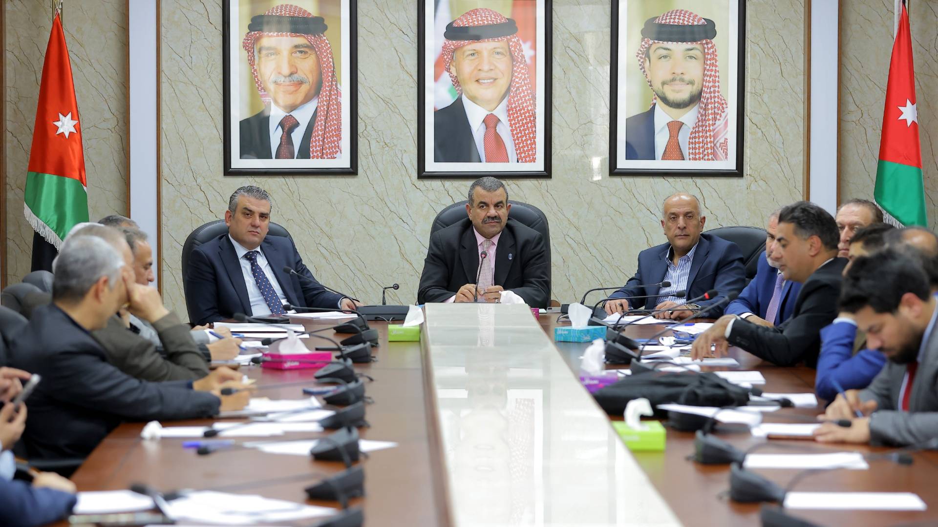 اللجنة القانونية النيابية