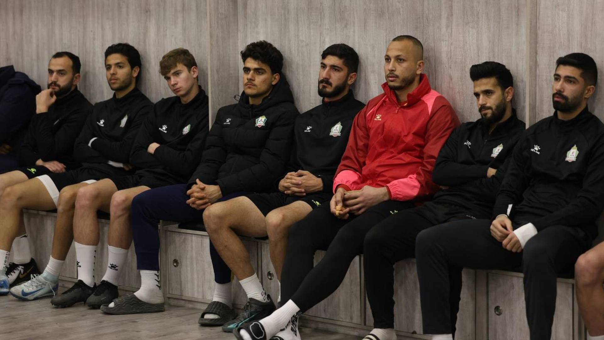 لاعبو الوحدات أثناء إحدى المحاضرات