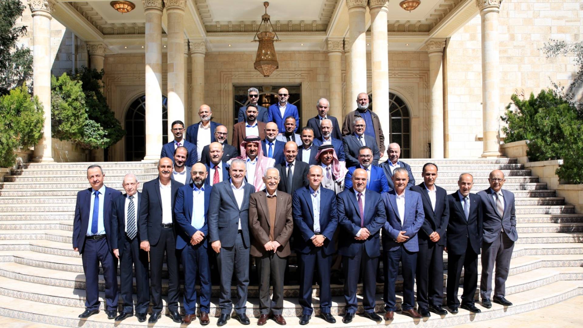 خلال لقائه أبناء عشيرة الجغبير وممثلي جمعيات.. العيسوي: الأردن بقيادته الحكيمة إرادة راسخة في مواجهة التحديات