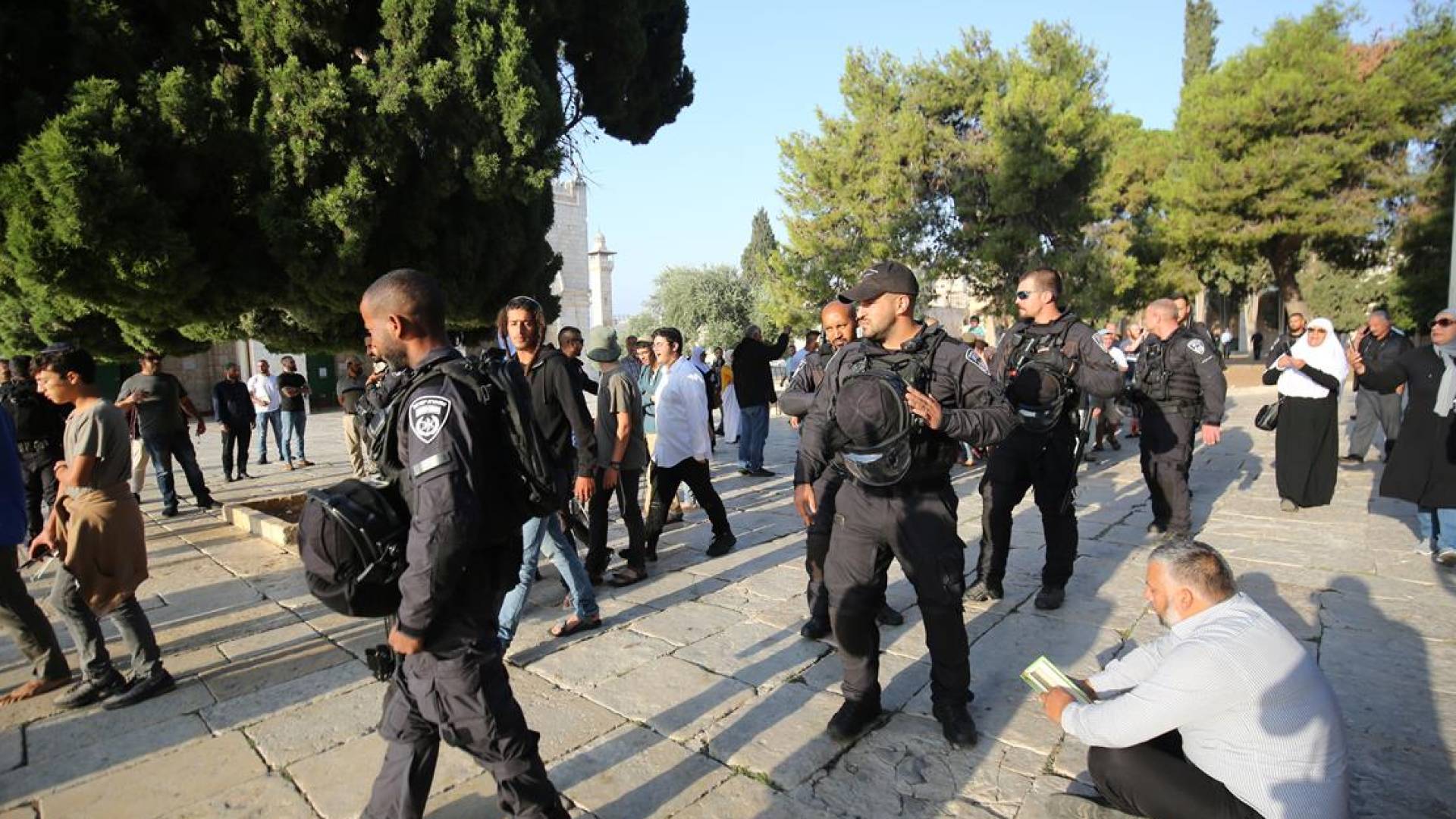 مستوطنون يقتحمون الأقصى