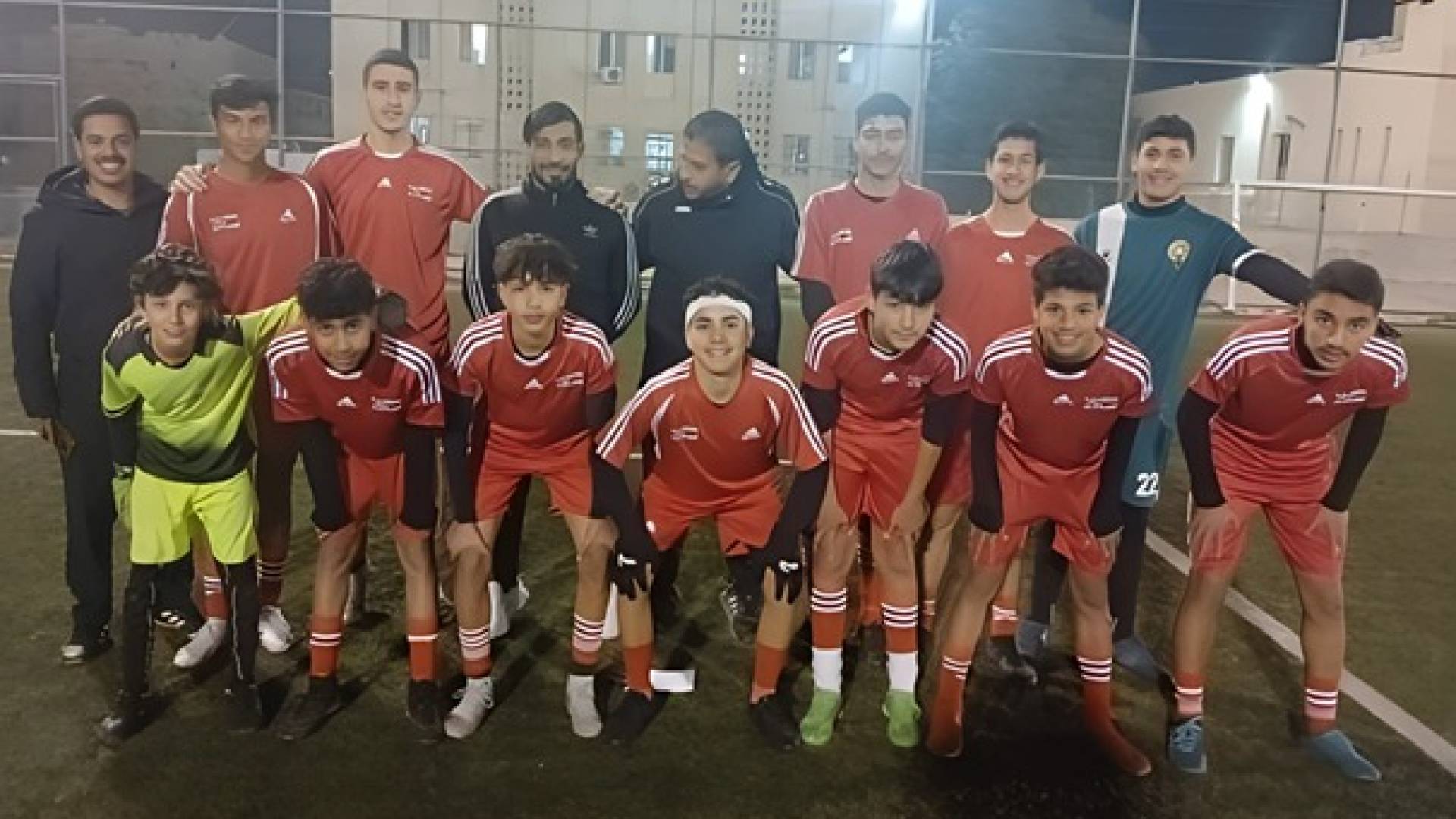 أحد الفرق المشاركة في البطولة