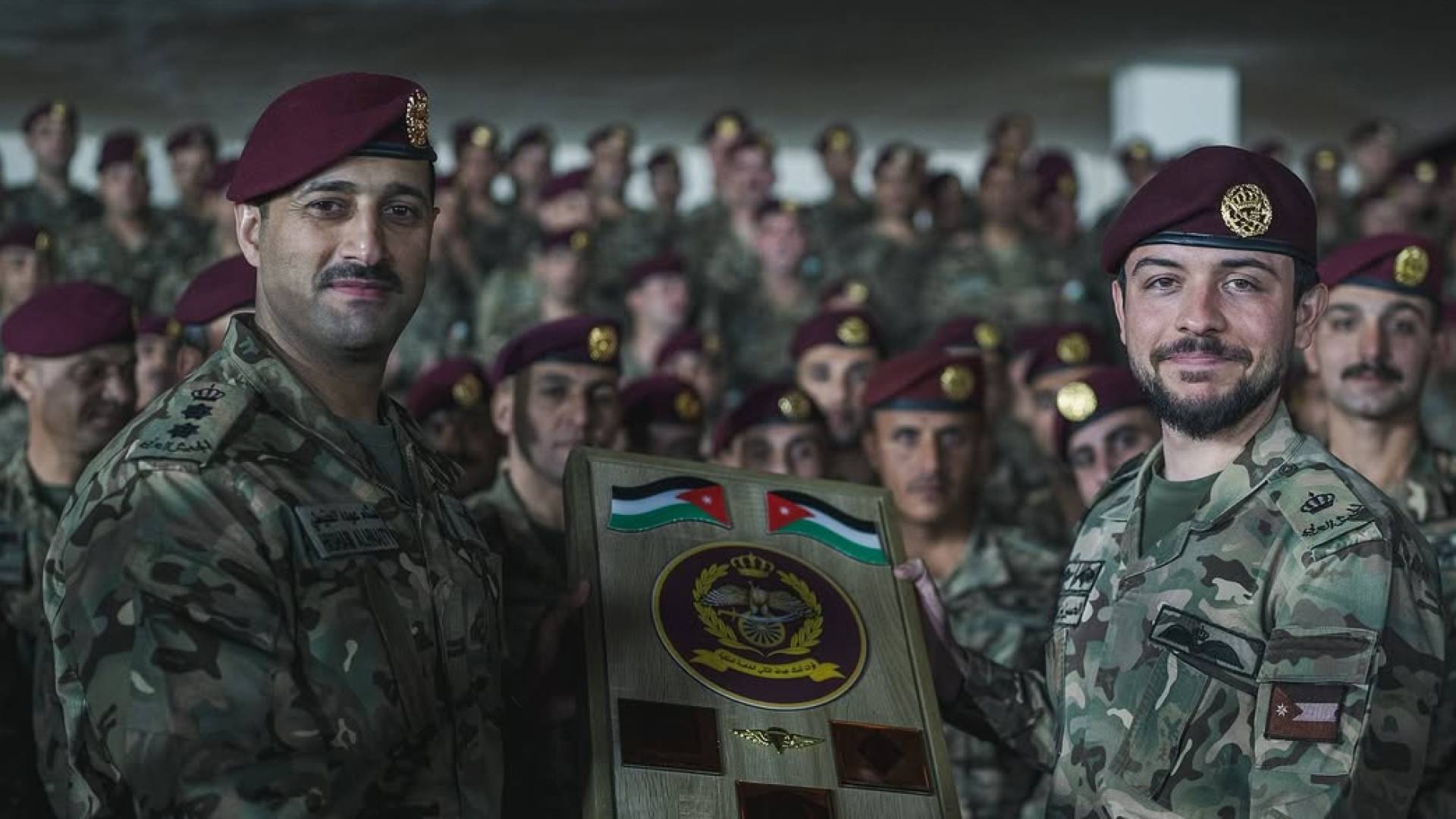 نائب الملك يشارك مرتبات قوات الملك عبدالله الثاني الخاصة الملكية مأدبة الإفطار