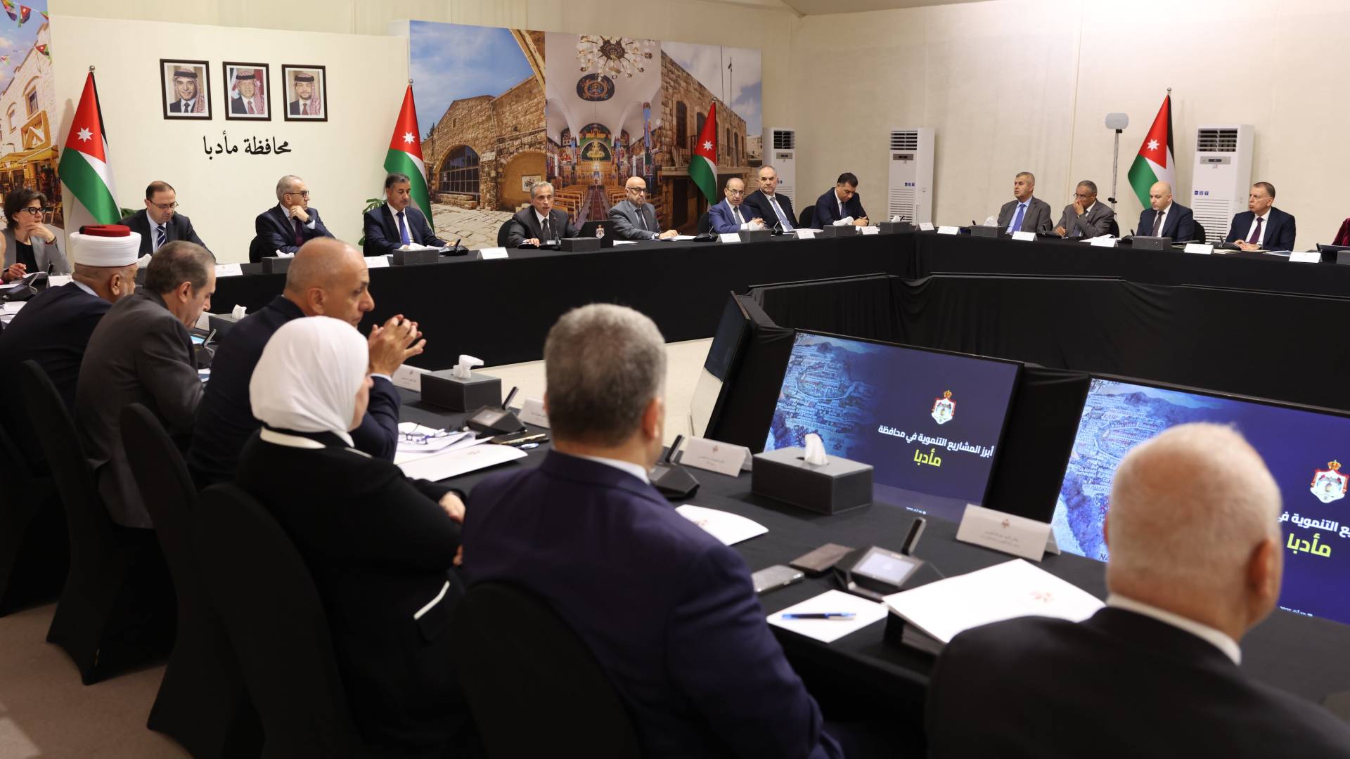 رئيس الوزراء الدكتور جعفر حسان