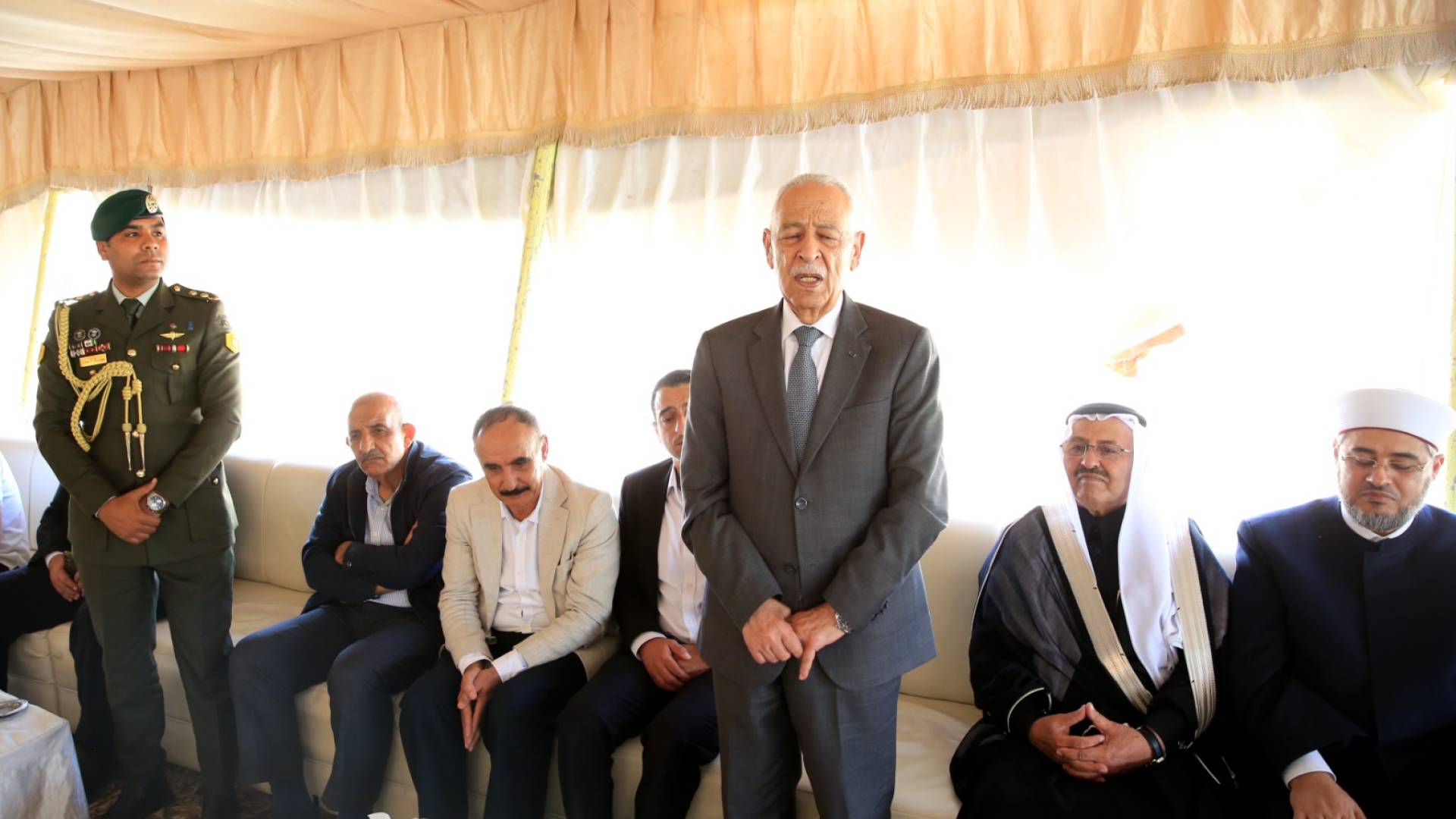 مندوبا عن الملك وولي العهد.. العيسوي يعزي العدوان وأبو الراغب