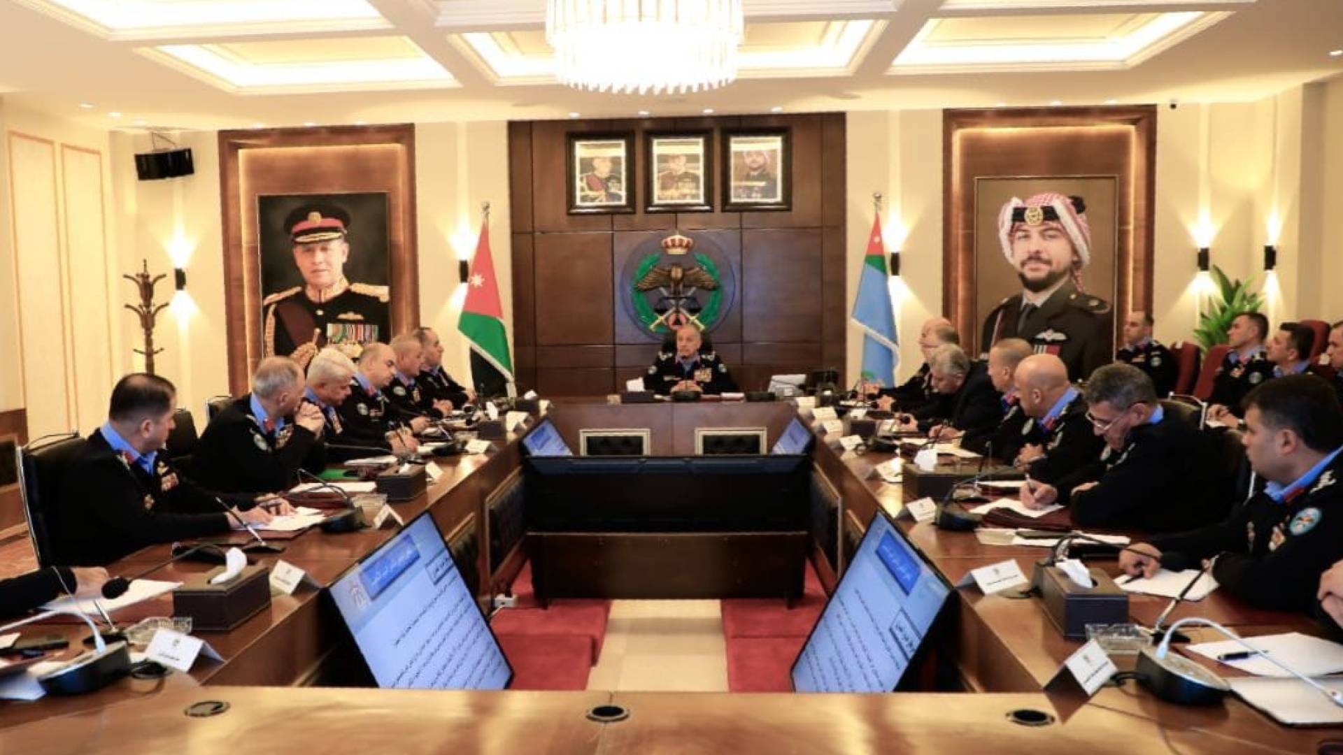مدير الأمن العام يلتقي مديري المراكز الحدودية