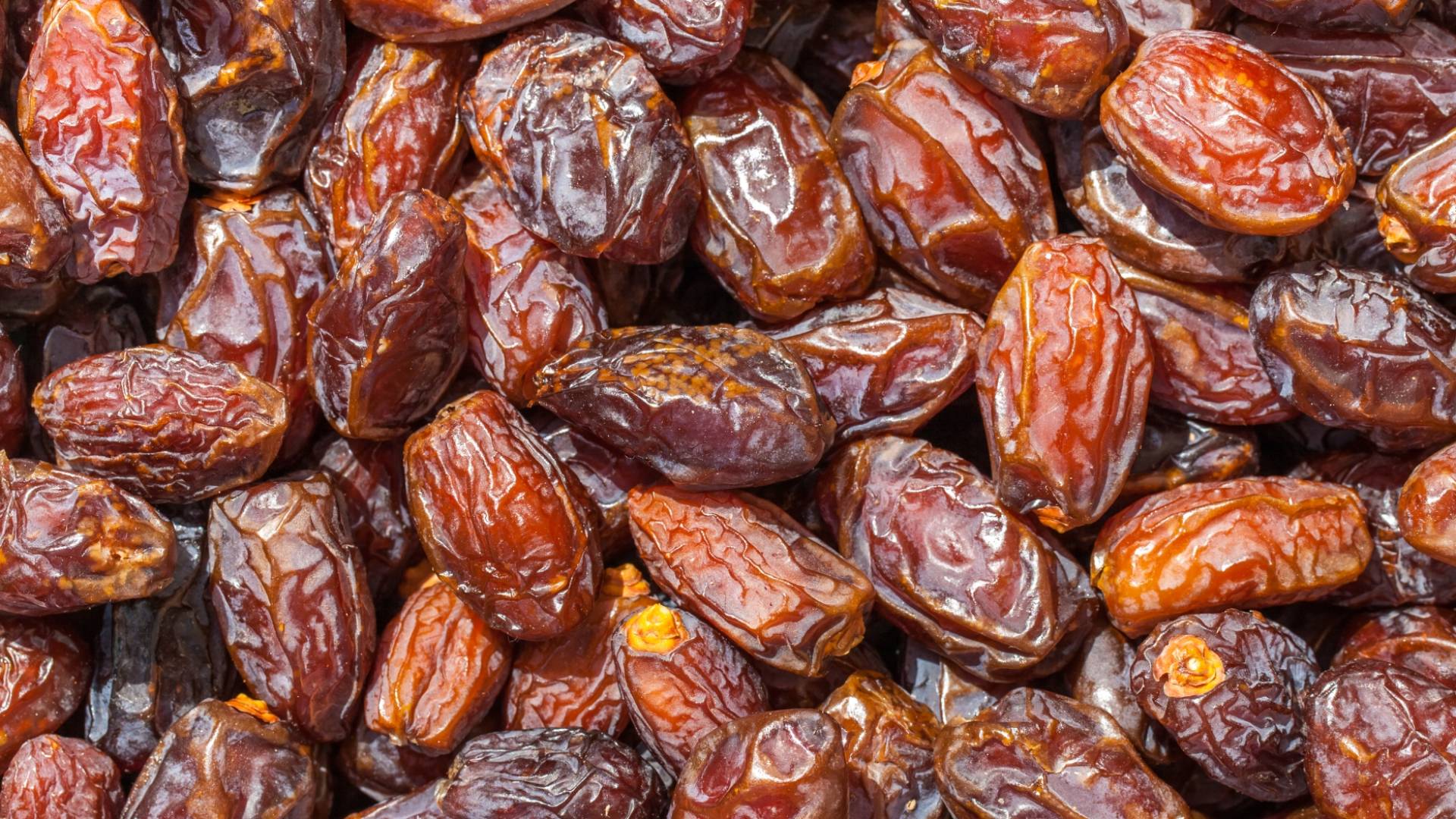 تمور فاسدة