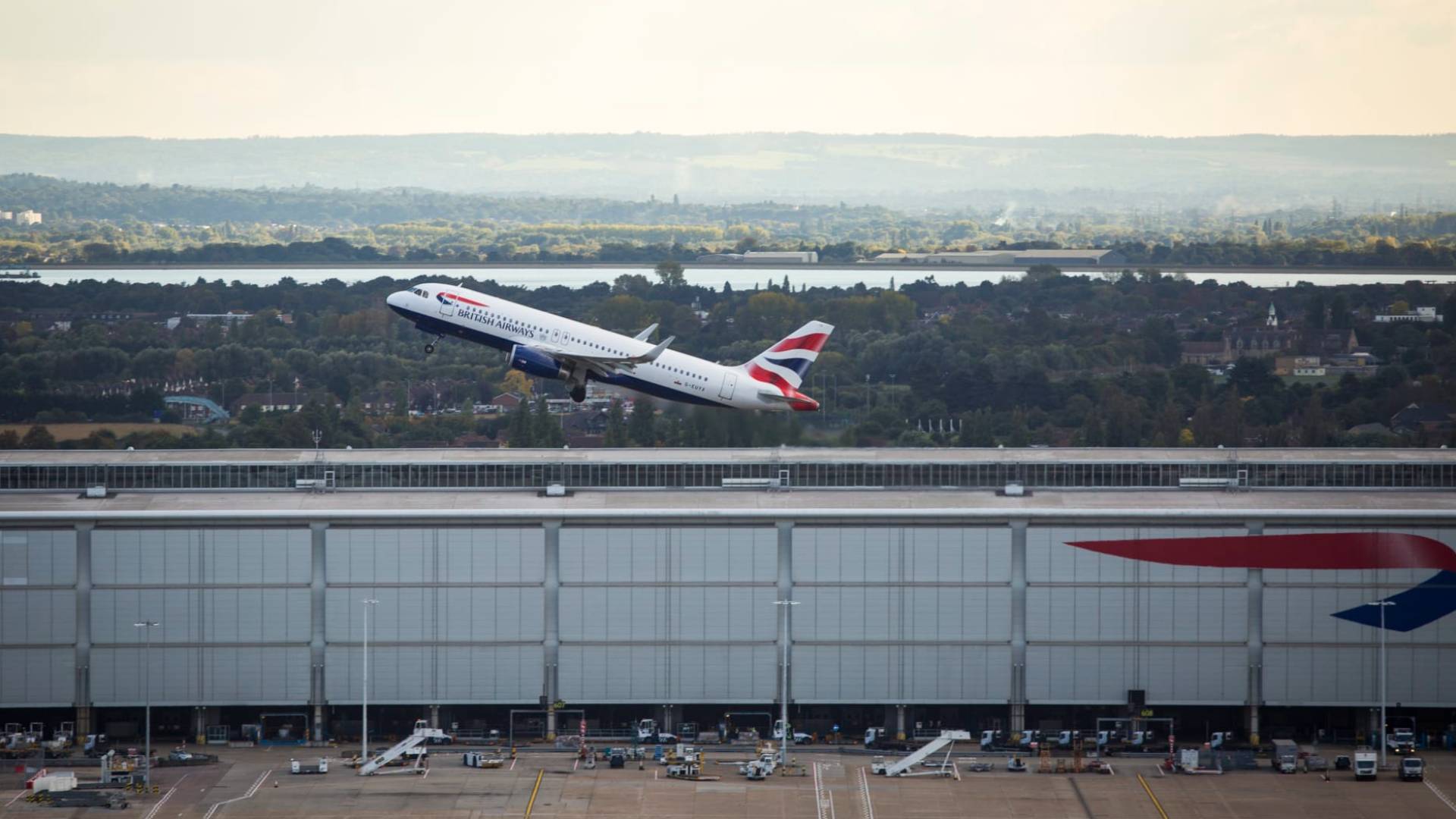 مطار هيثرو في لندن