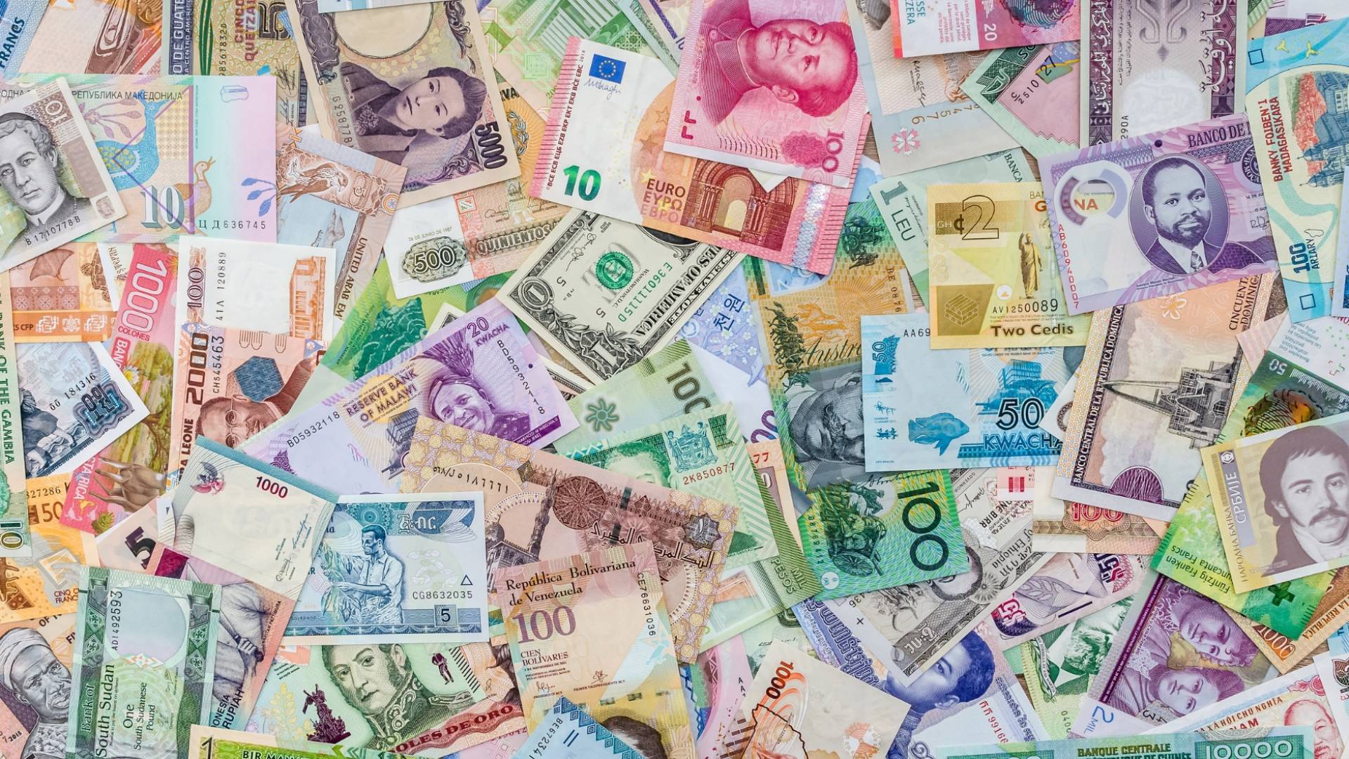 عملة عربية تتصدر القائمة.. تعرف إلى أضعف عملة في العالم لعام 2025